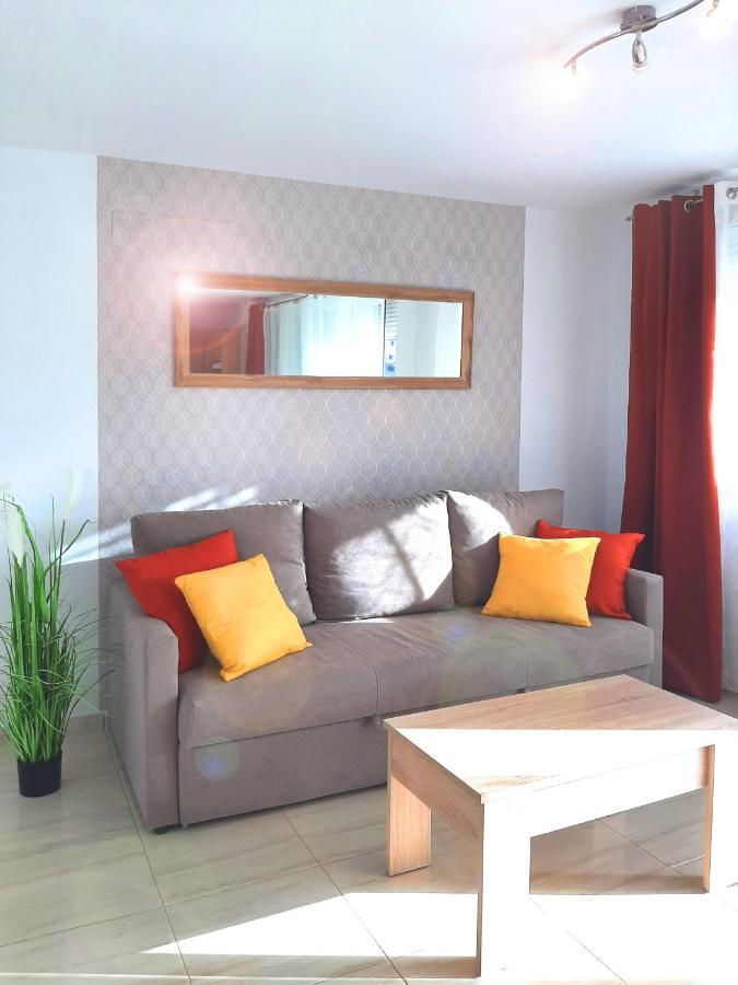 Comfortable 2-bedrooms Unit With Pool Apartment