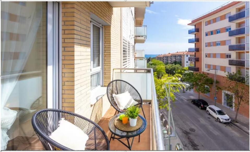 4 In Apartment *