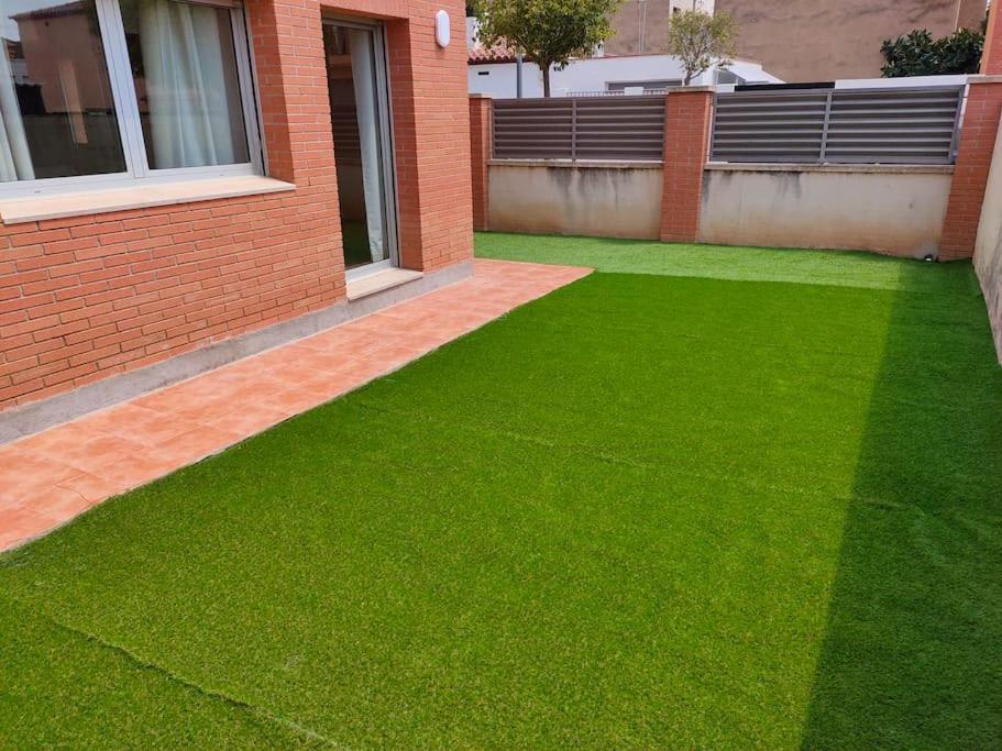 Holiday home Amplio Con Jardin Y Zona Barbacoa. *