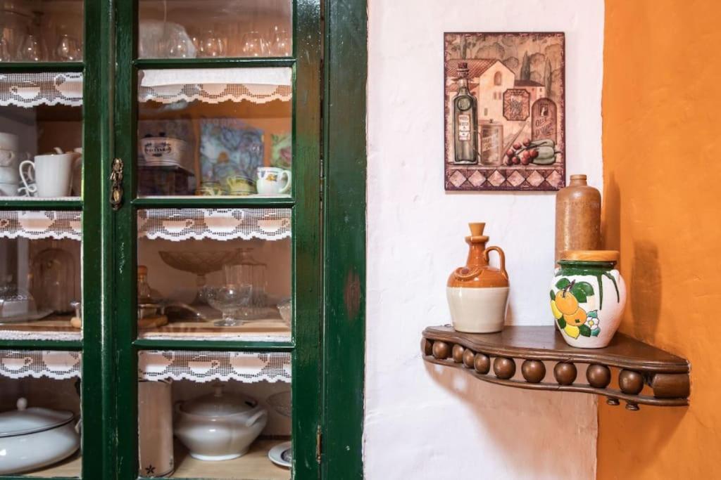 Historica Con Molino De Viento Villa Antigua (Fuerteventura)