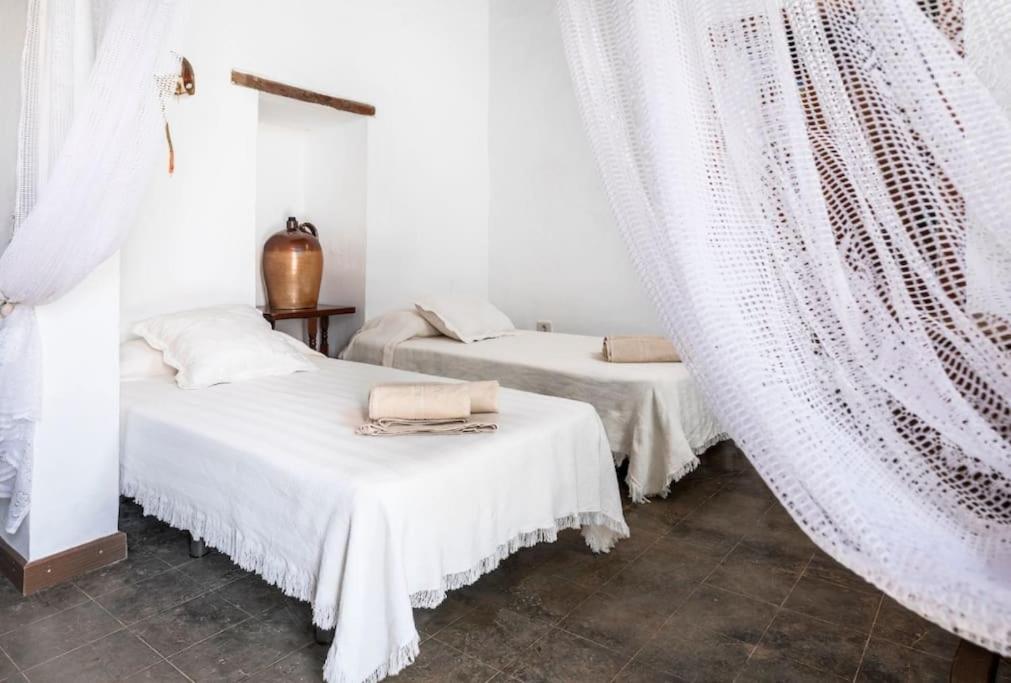 Villa Historica Con Molino De Viento *