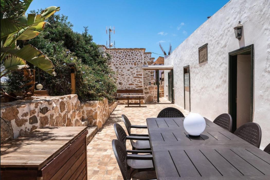 Historica Con Molino De Viento * Antigua (Fuerteventura)