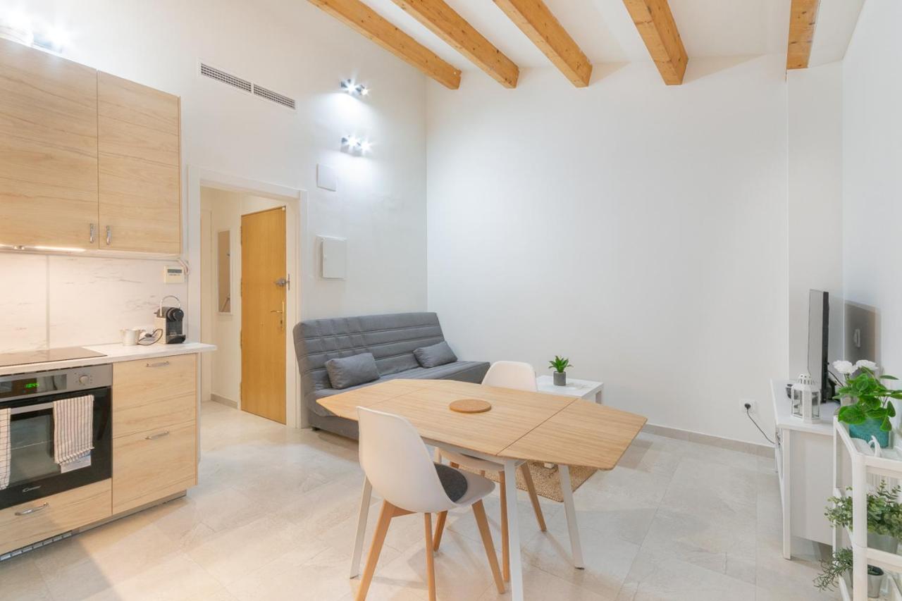 Center Apartment *