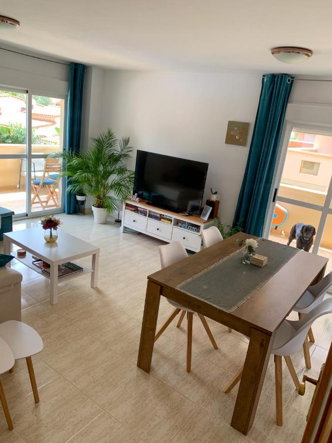 Residencial Aqua - La Pineda Homestay