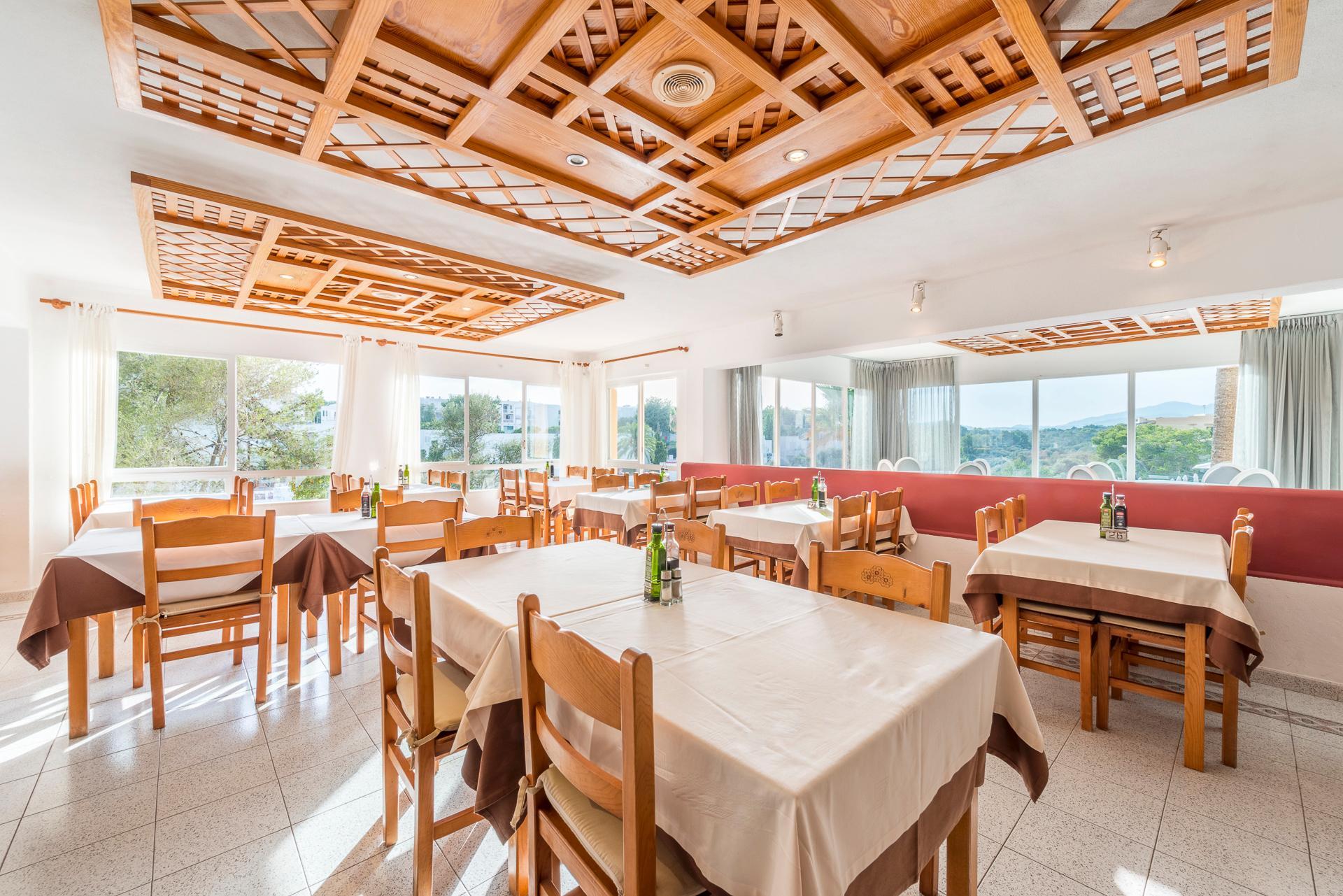 Aparthotel Playa Ferrera
