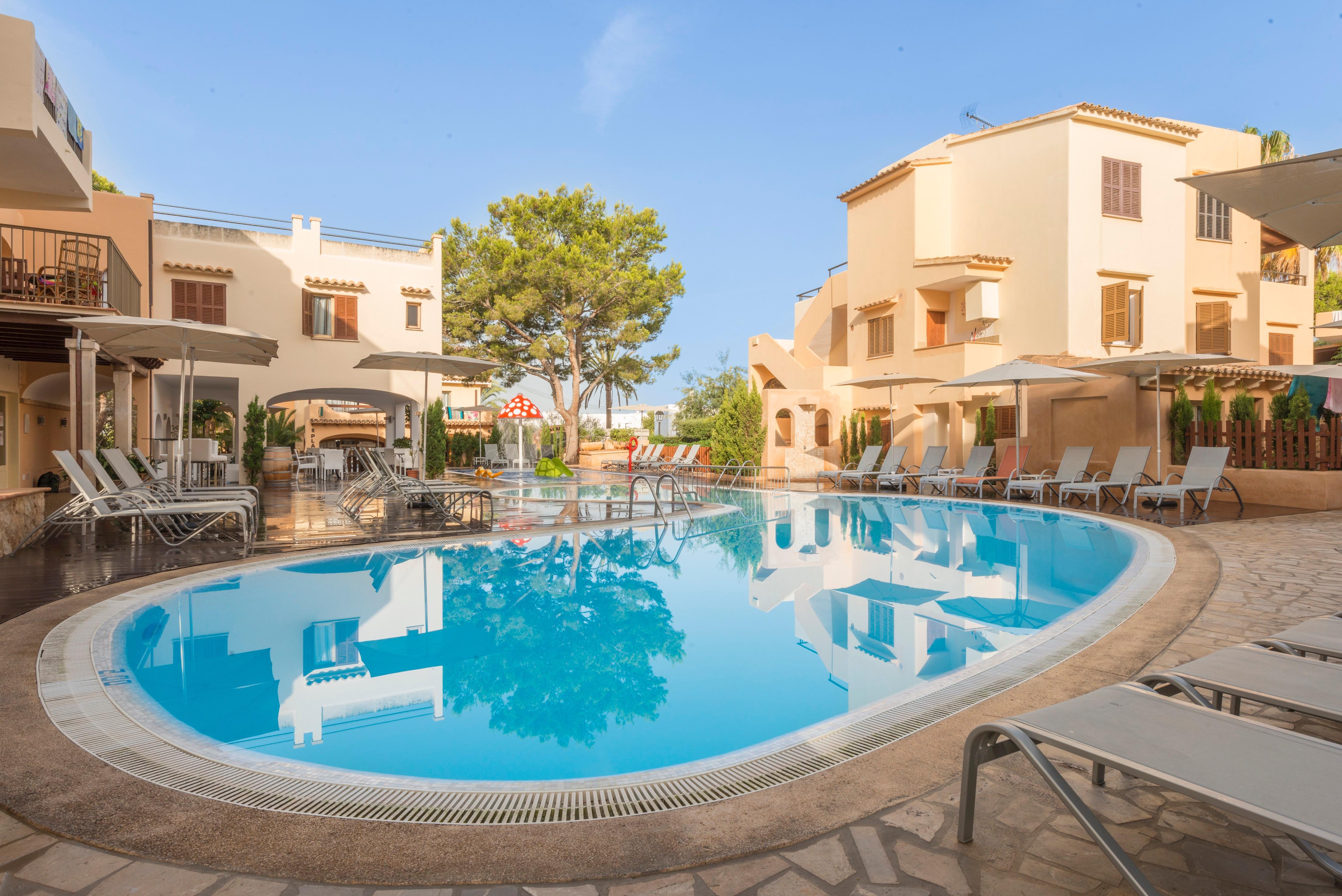 Playa Ferrera Aparthotel