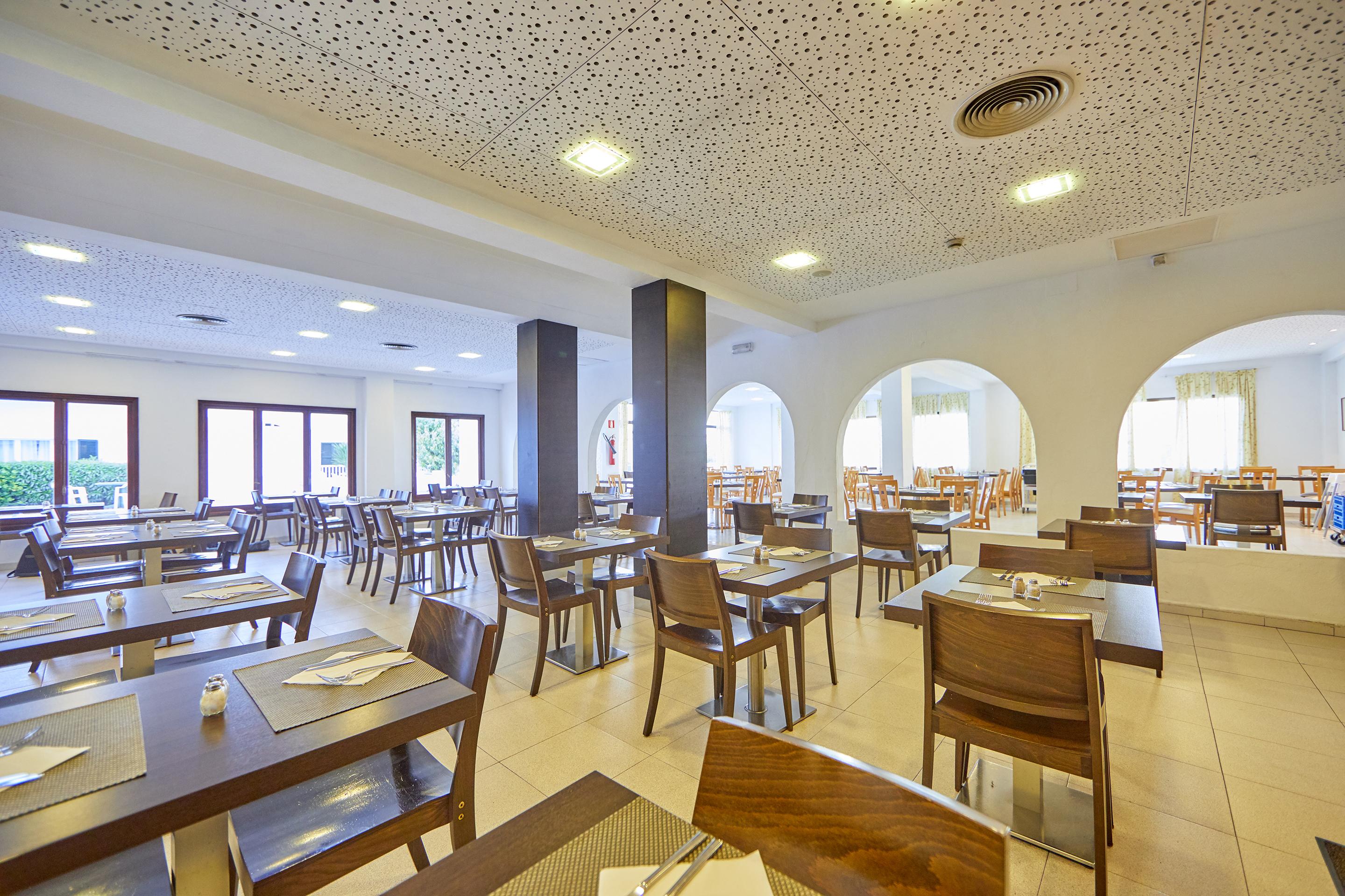 Gavimar Ariel Chico And Hotel Cala d'Or (Mallorca)