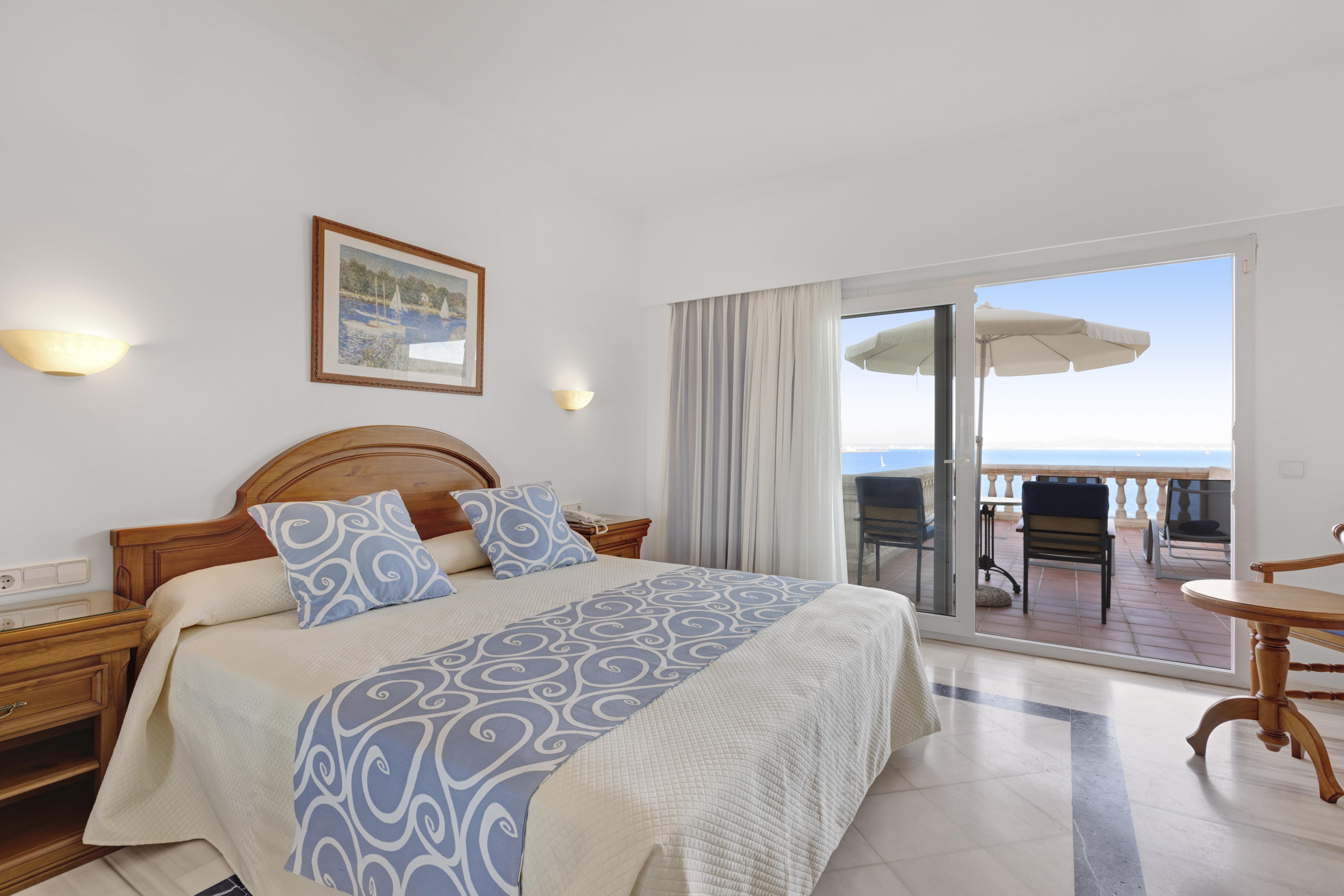 Hotel Roc & 4*
