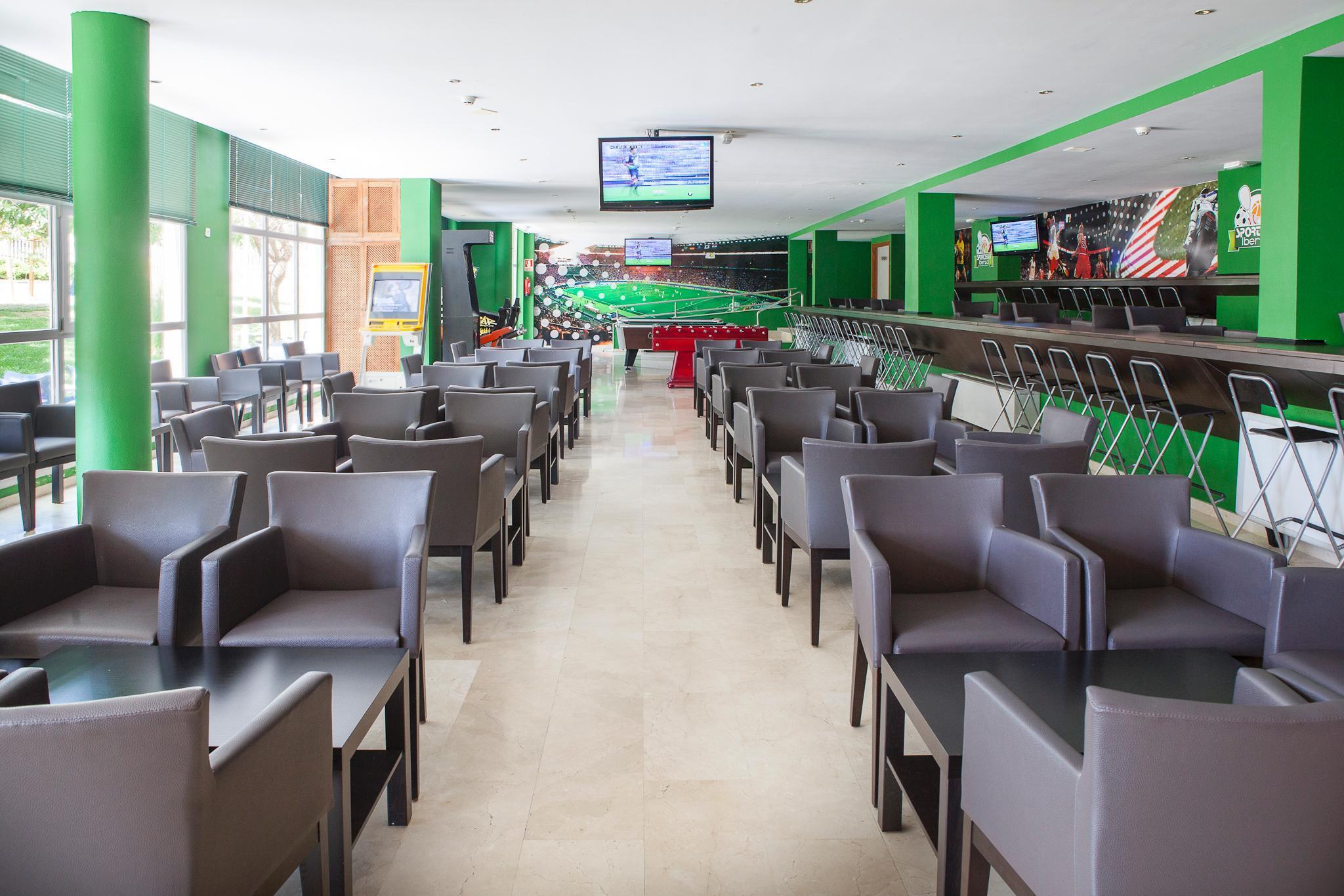 Fergus Club Park 4*