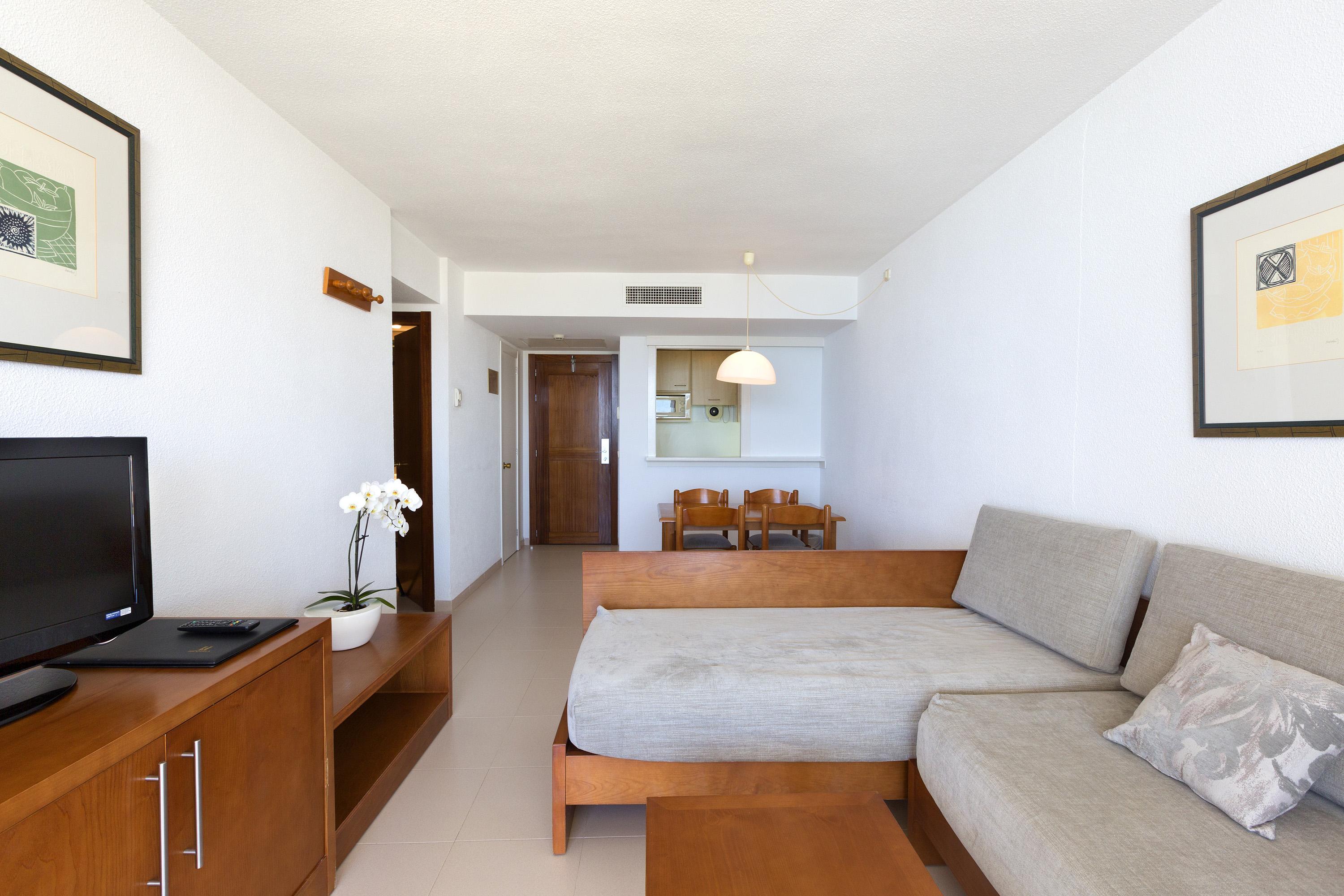 Hipotels Mercedes Apartahotel 4*