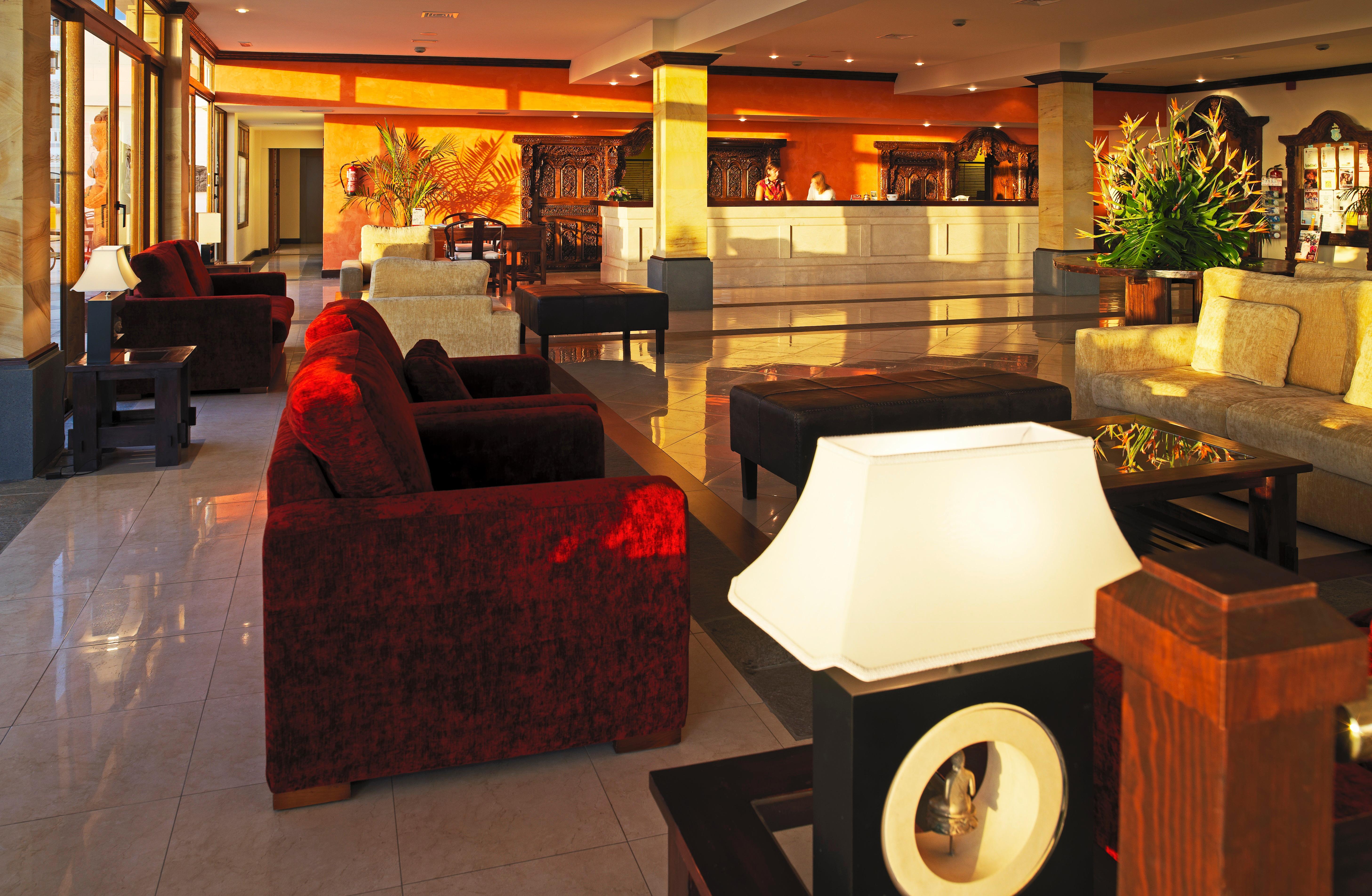 Regency Country Club, Hotel