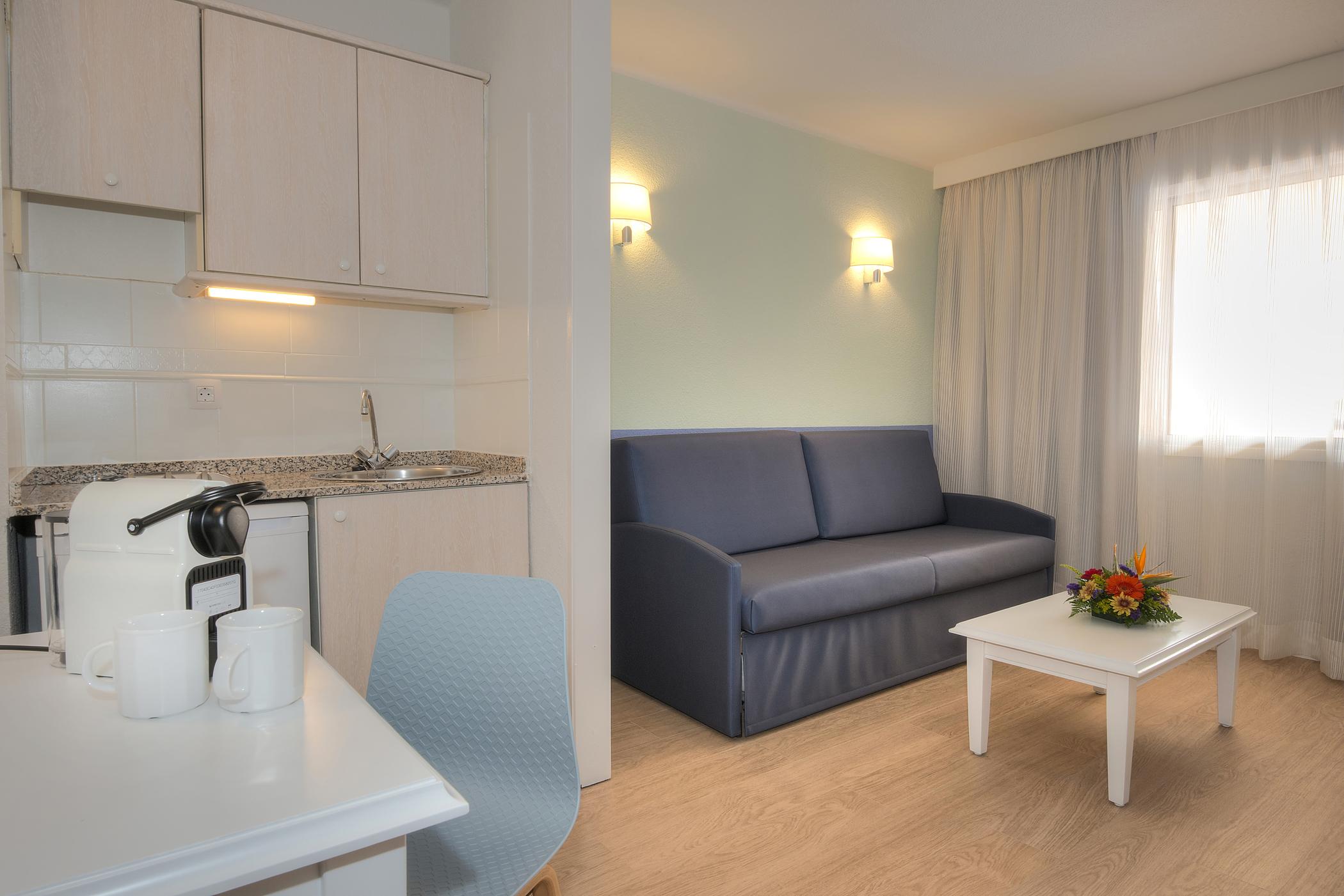 Hotel Hovima Jardin Caleta 3*