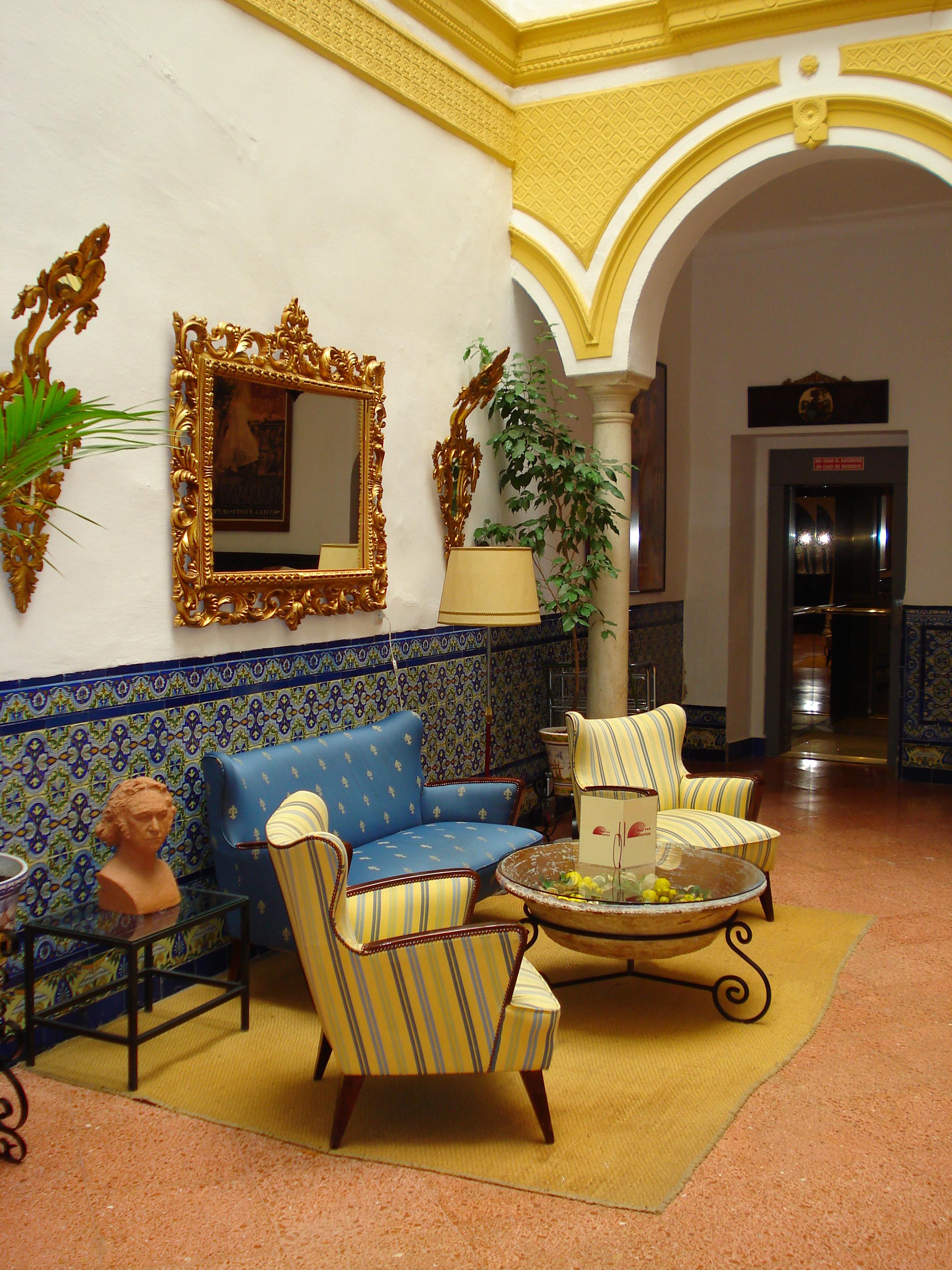 Abanico Hotel 3*