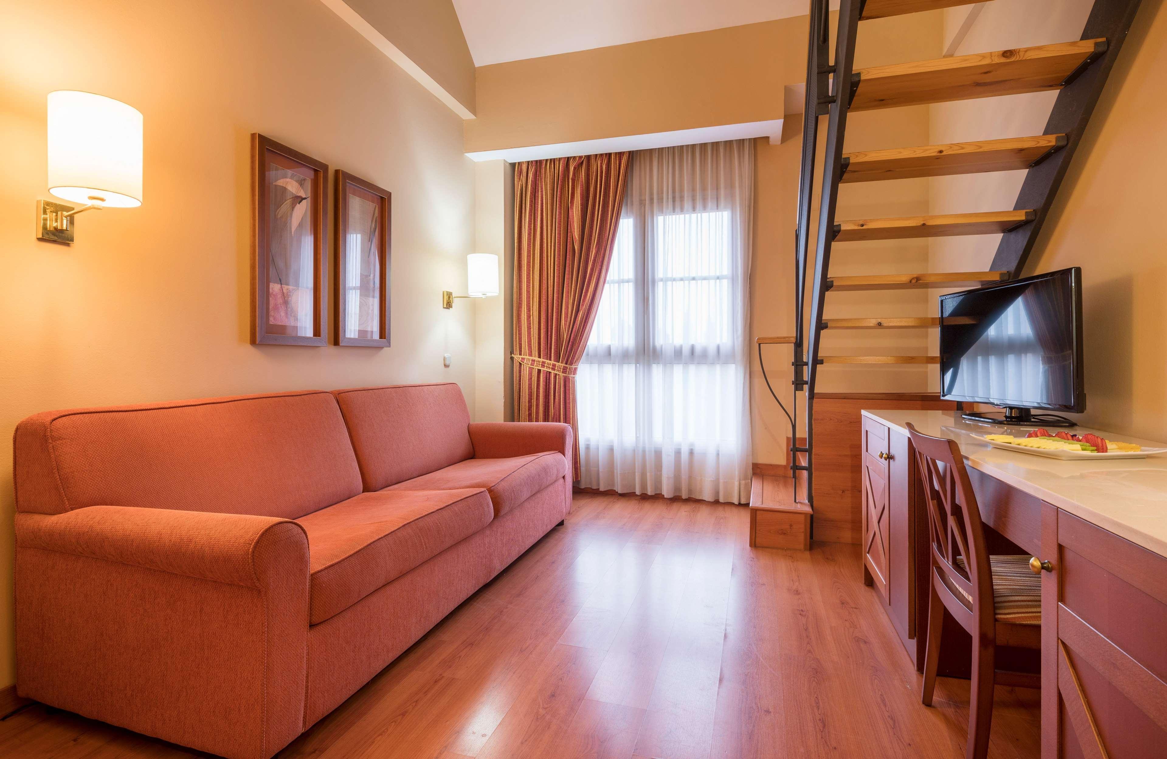Hotel Ilunion Alcora Sevilla