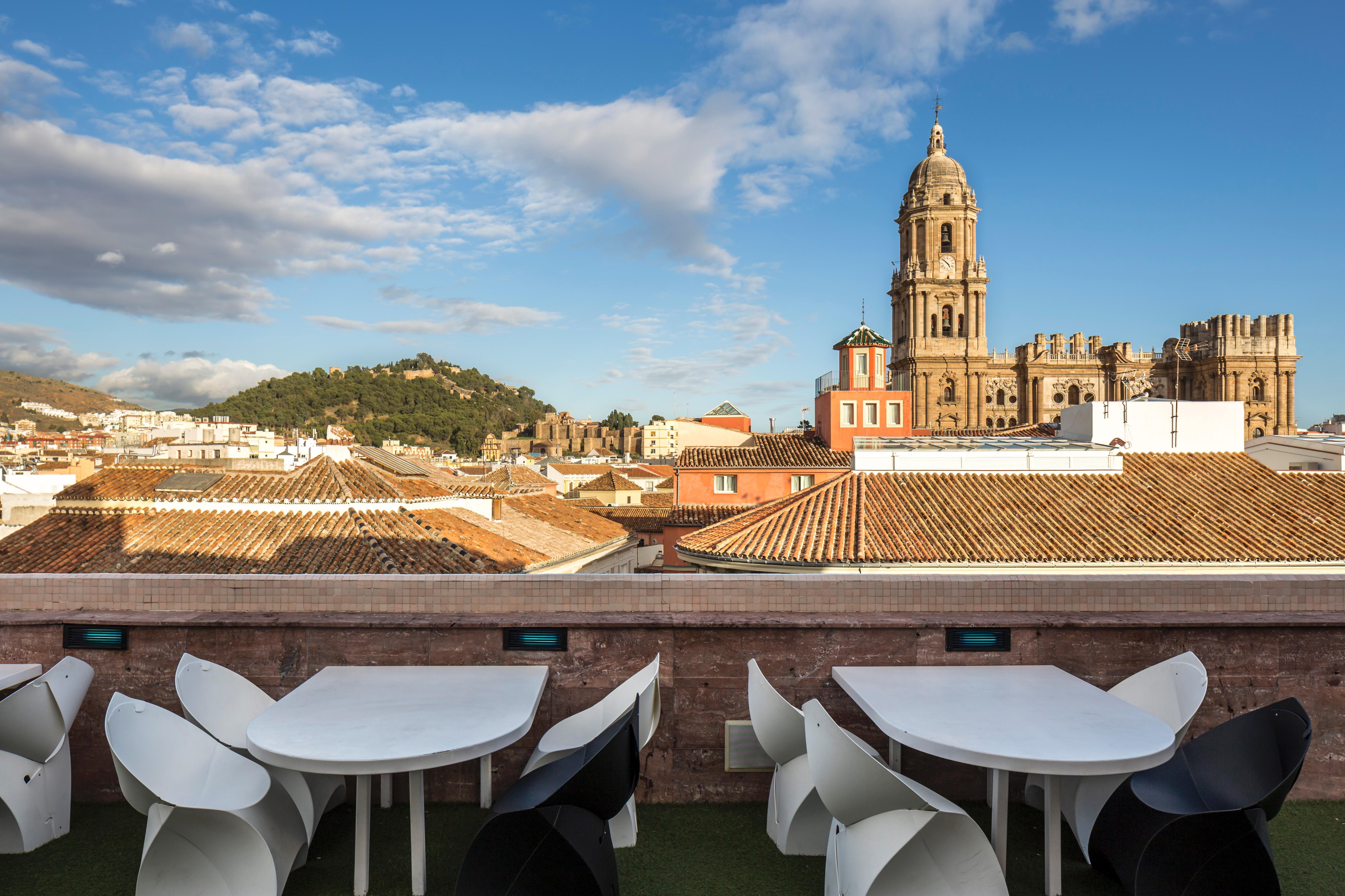 Mate Larios Hotel 4*