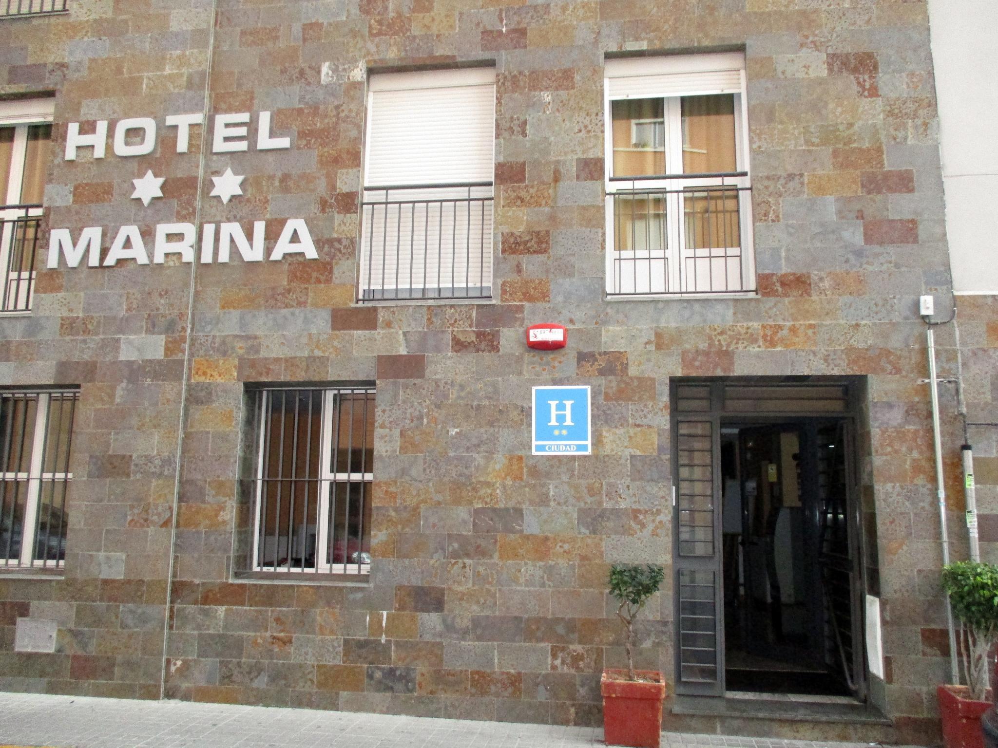 Marina 2*