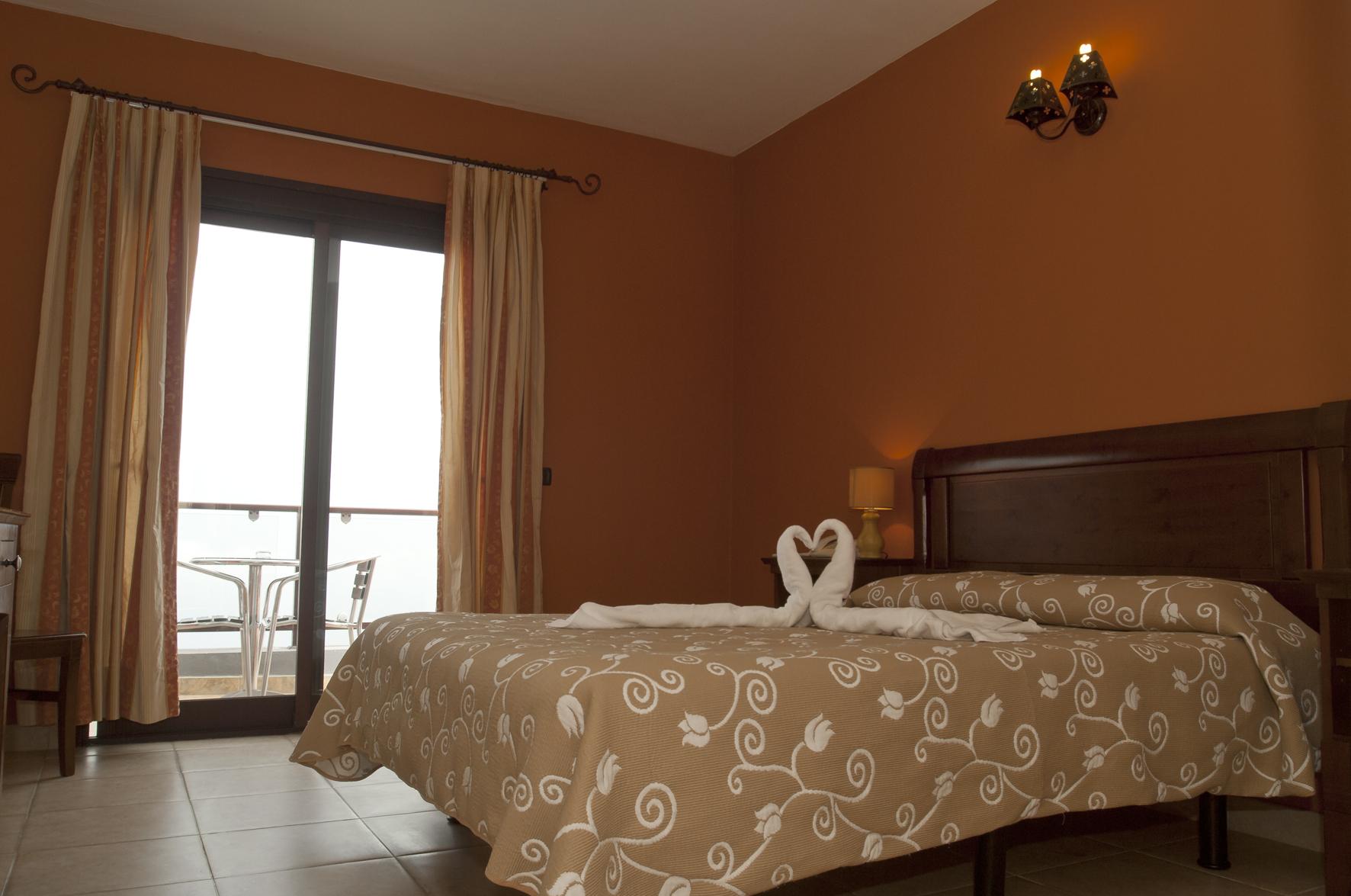 Hotel El 2*