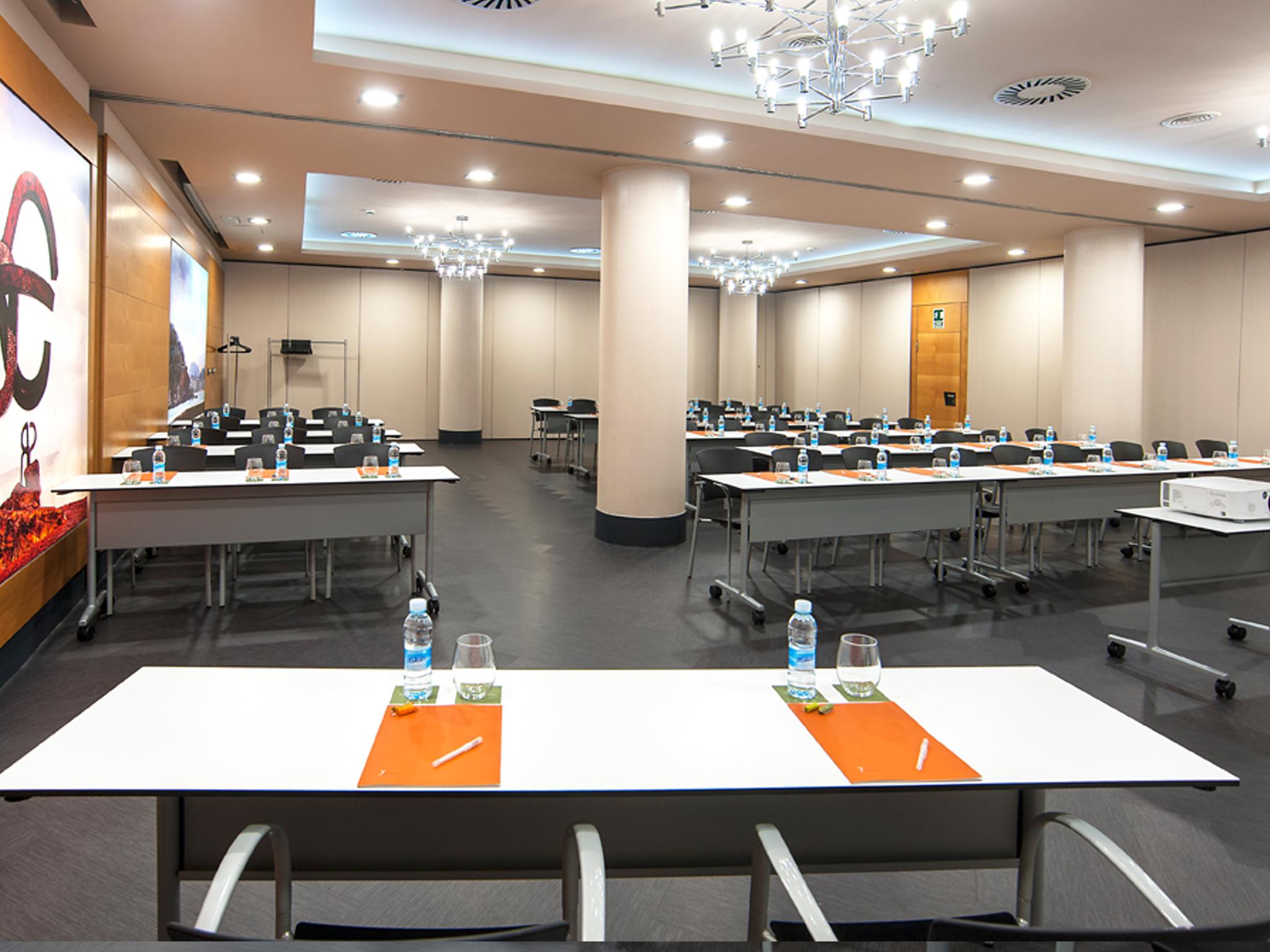 Hotel Silken Amara Plaza 4*