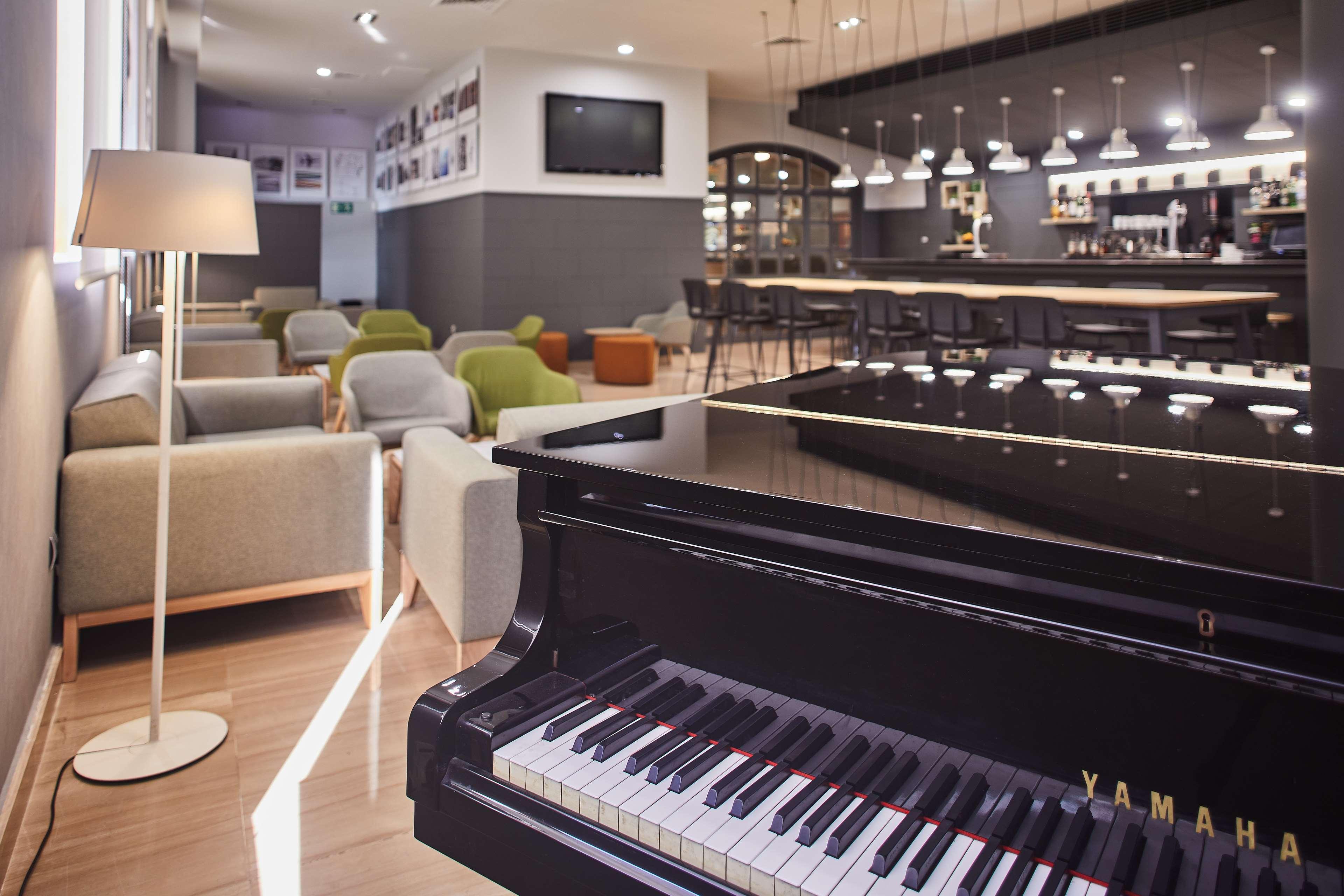 Hotel Silken Amara Plaza
