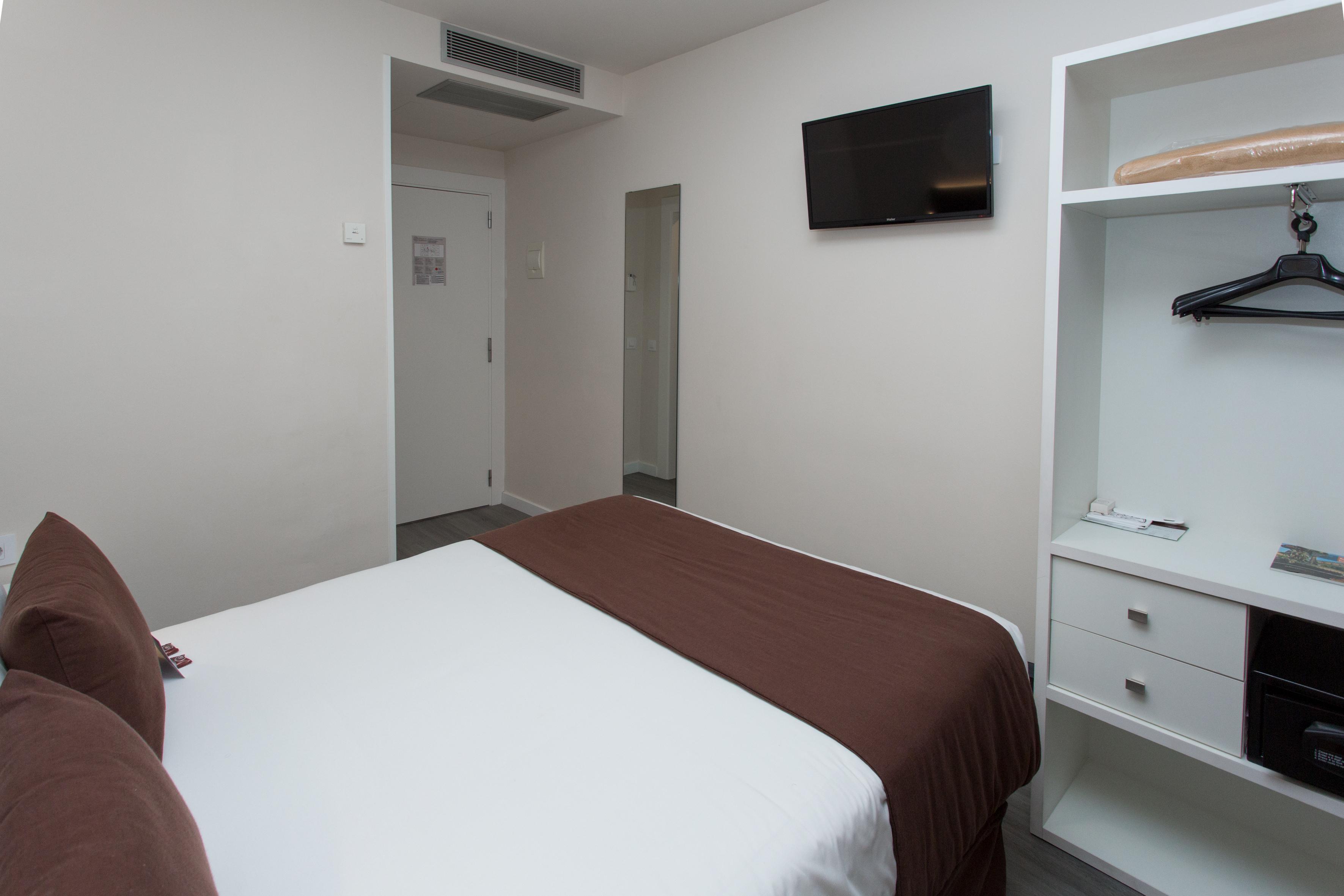 Hotel Bypillow Mothern Barcelona