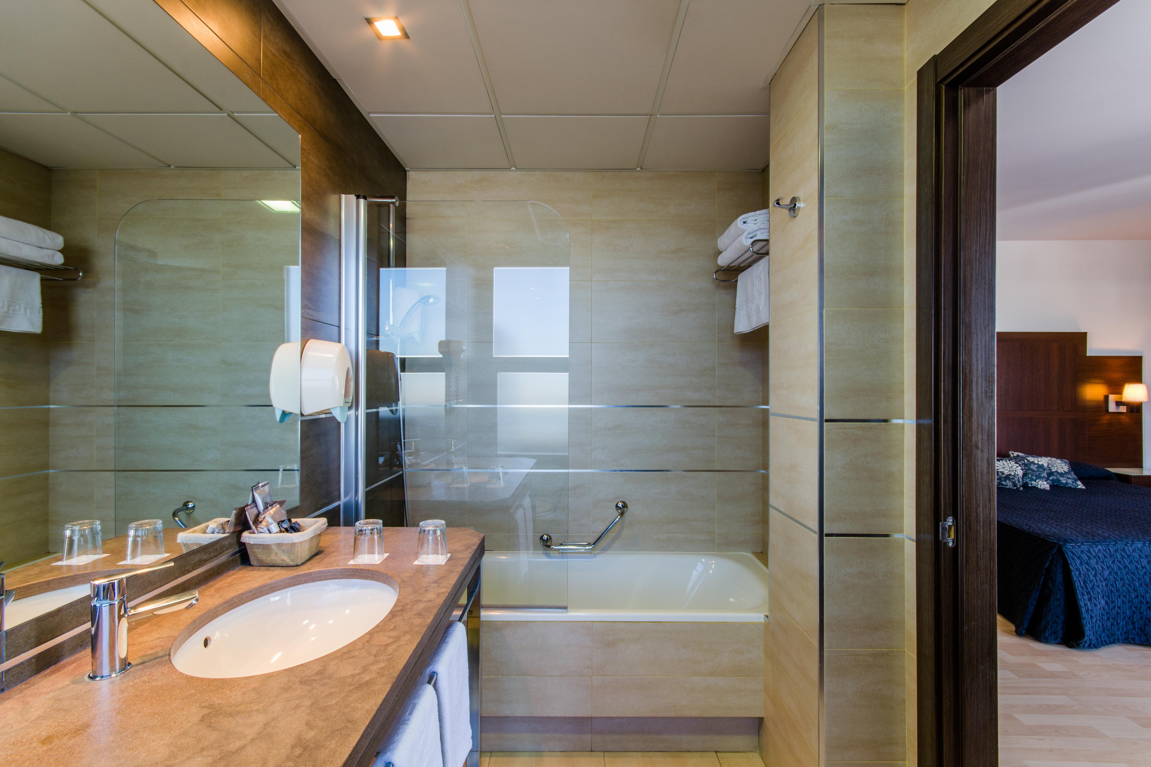Hotel Yit Conquista De Granada Peligros