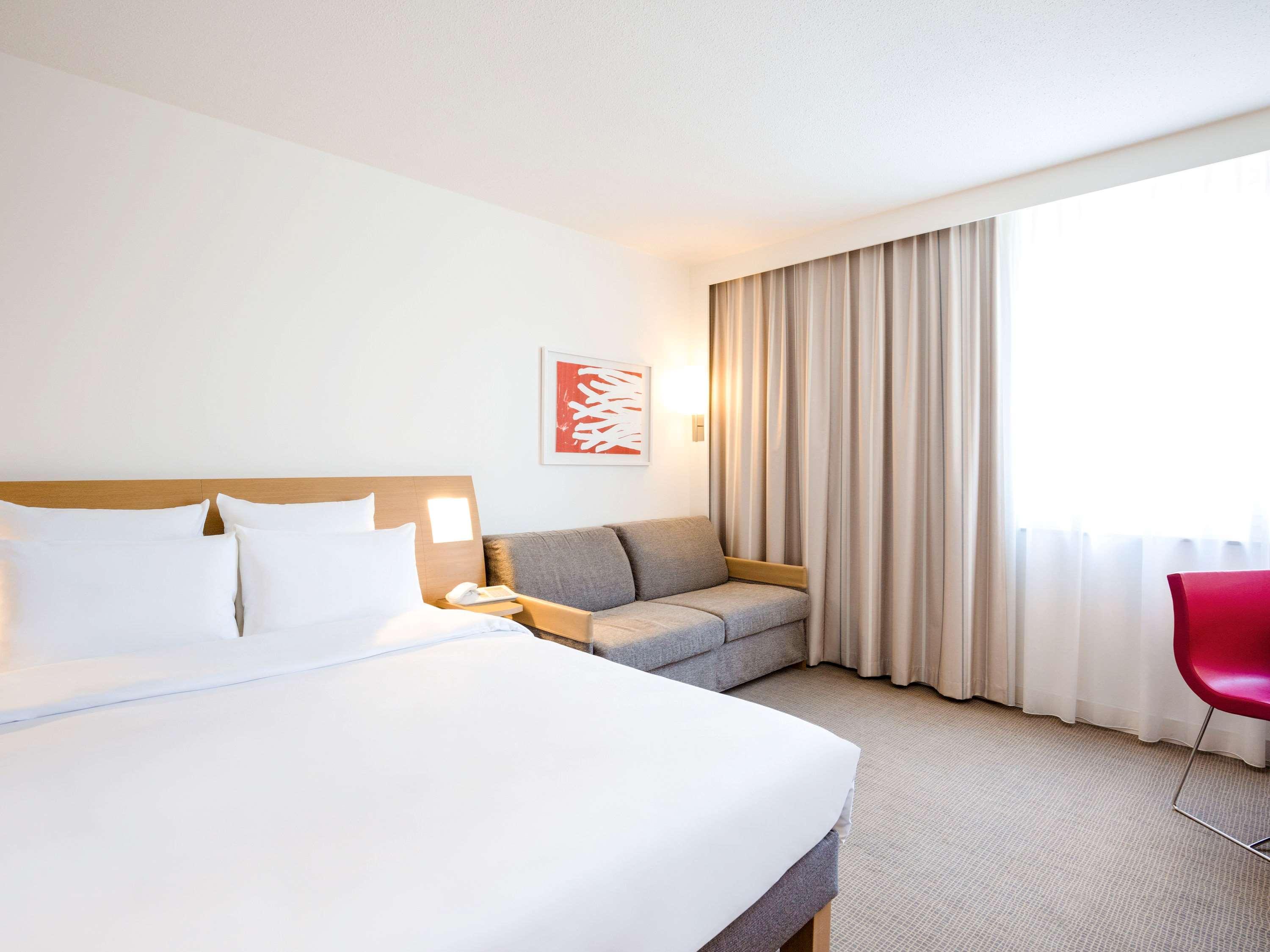 Novotel Barcelona Cornella 4*