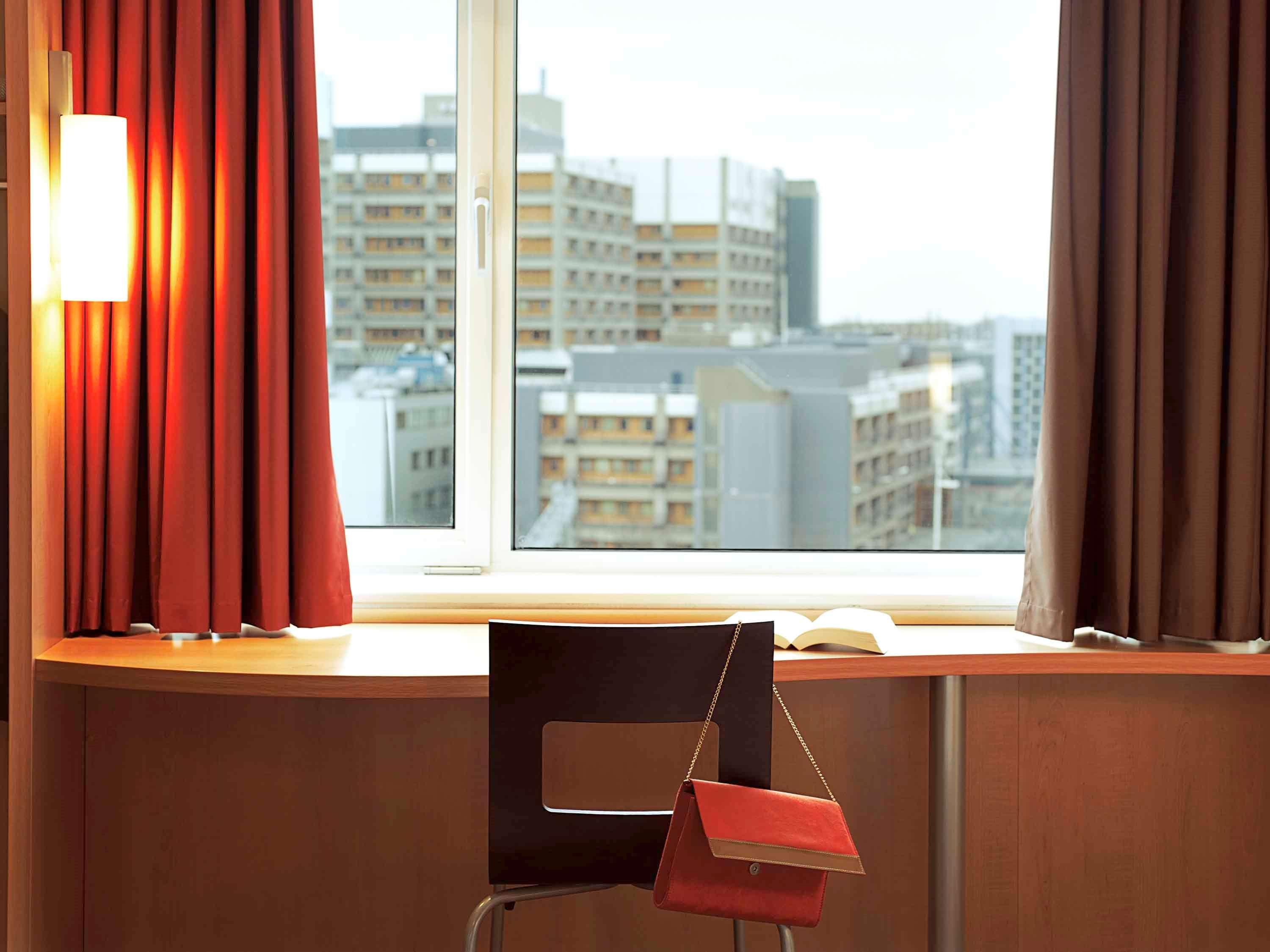 Ibis Barcelona Santa Coloma Hotel 2*
