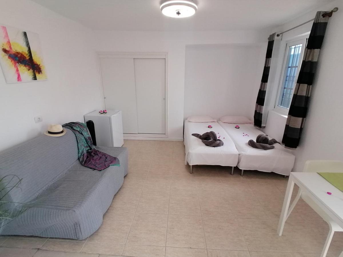 Apartment Small Studio, 50 M Front Of The Ocean & Free Wifi *
