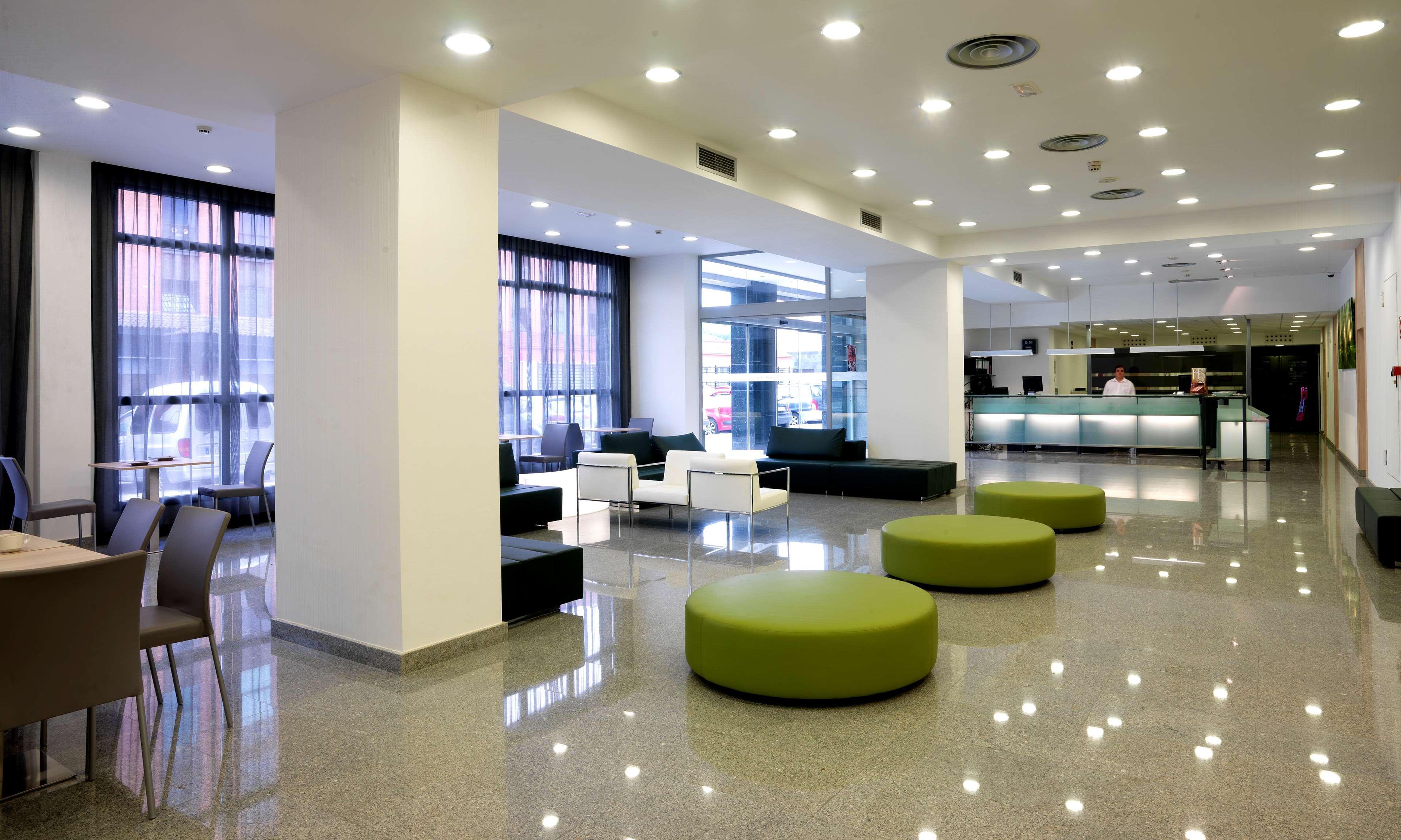 Hotel Nh La Avanzada 4*