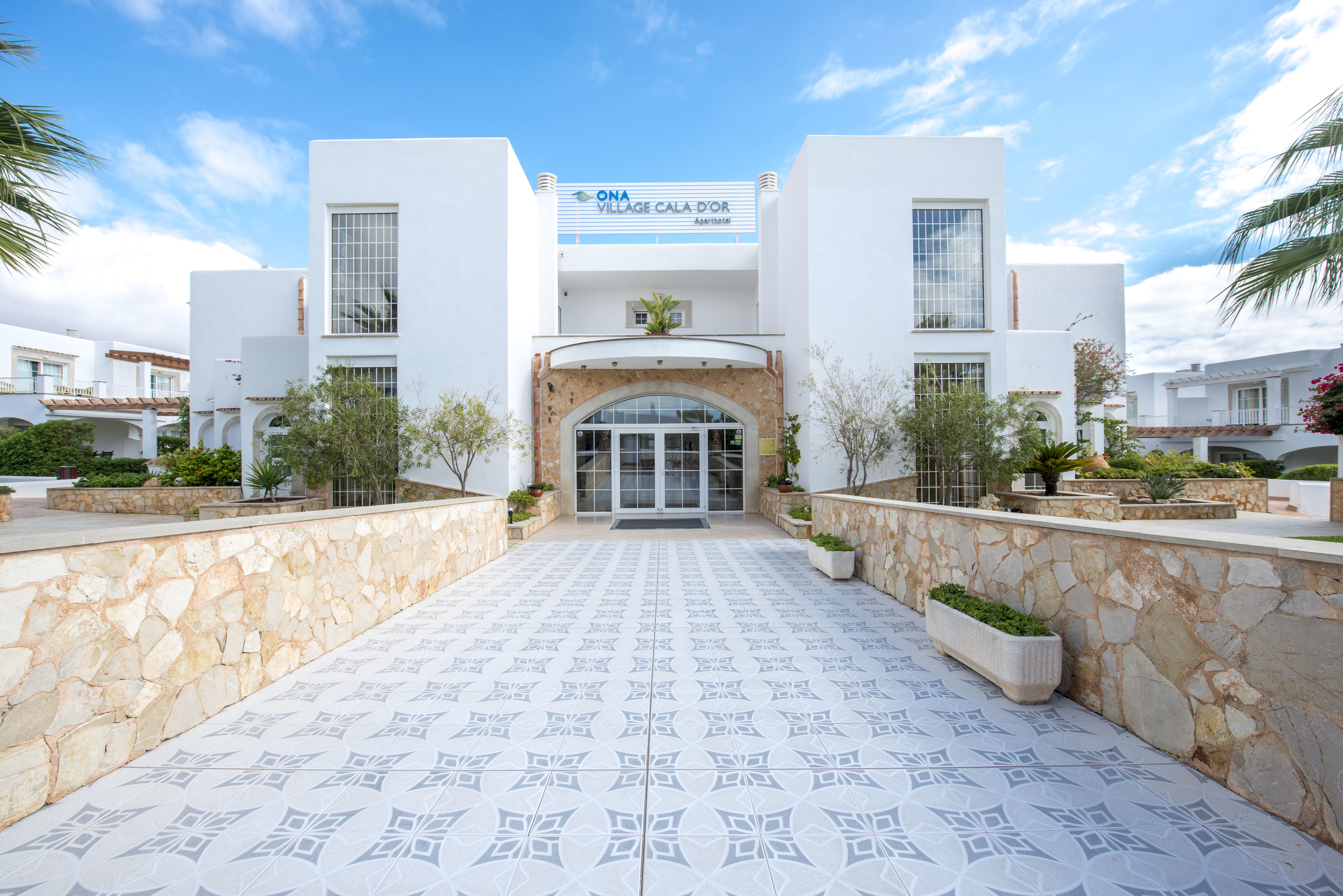 Ona Village Aparthotel