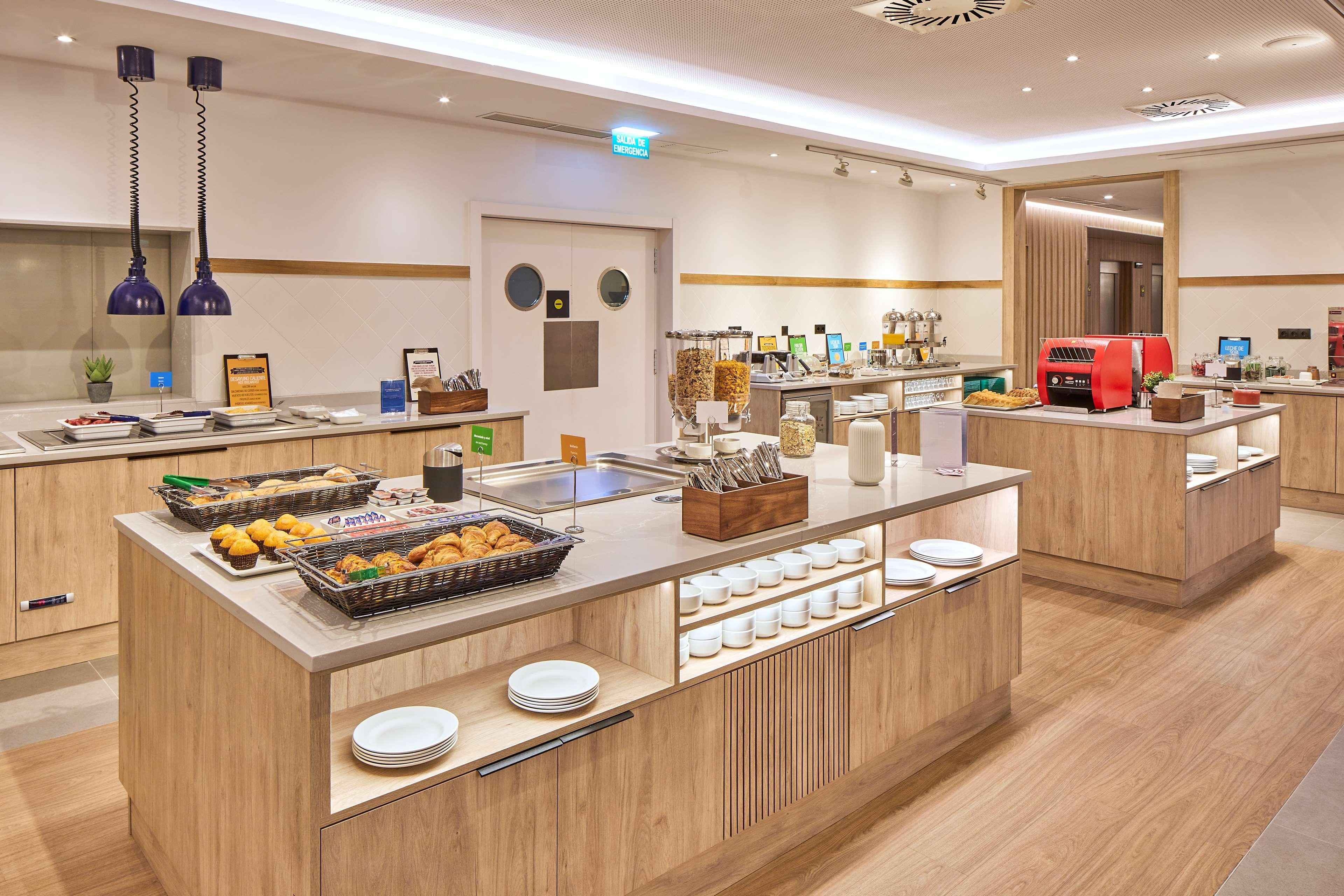 Hampton By Hilton Barcelona Fira Gran Via Hotel