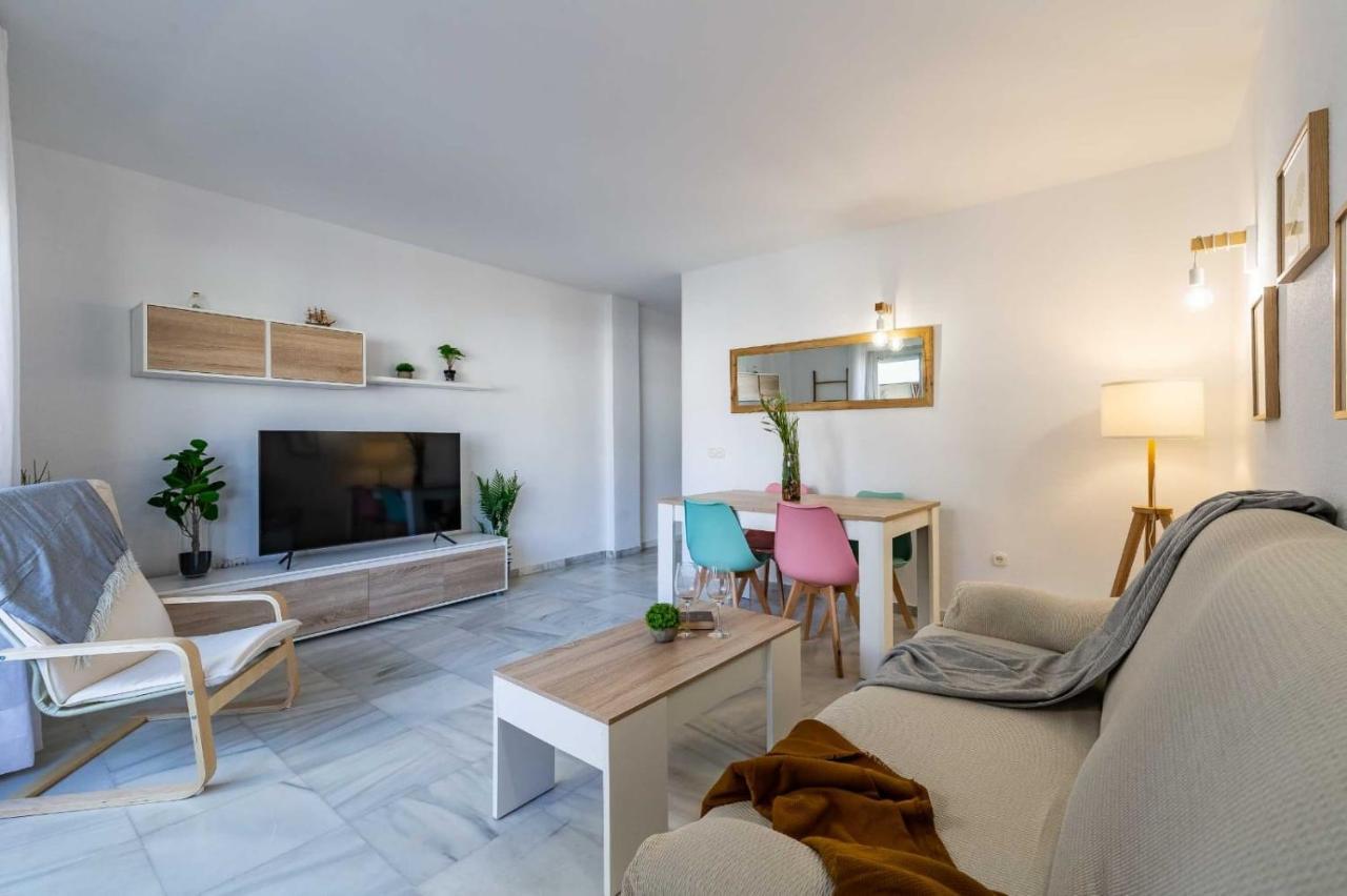 Paseo Marítimo Rey De España Esquina Lope De Vega 1 Más Sofá Cama Salón Y Cama Supletoria * Fuengirola
