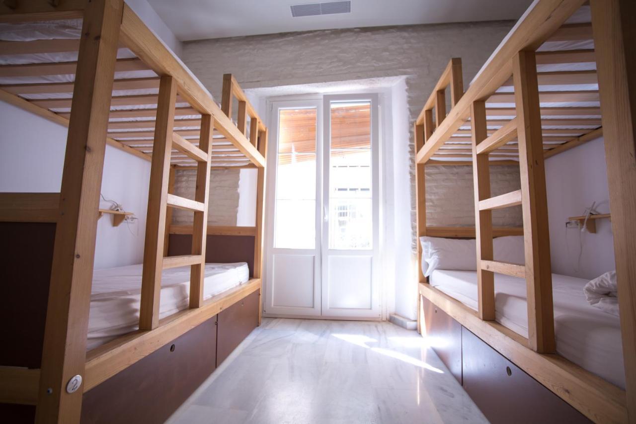 Hostal The Nomad Hostel&pension *