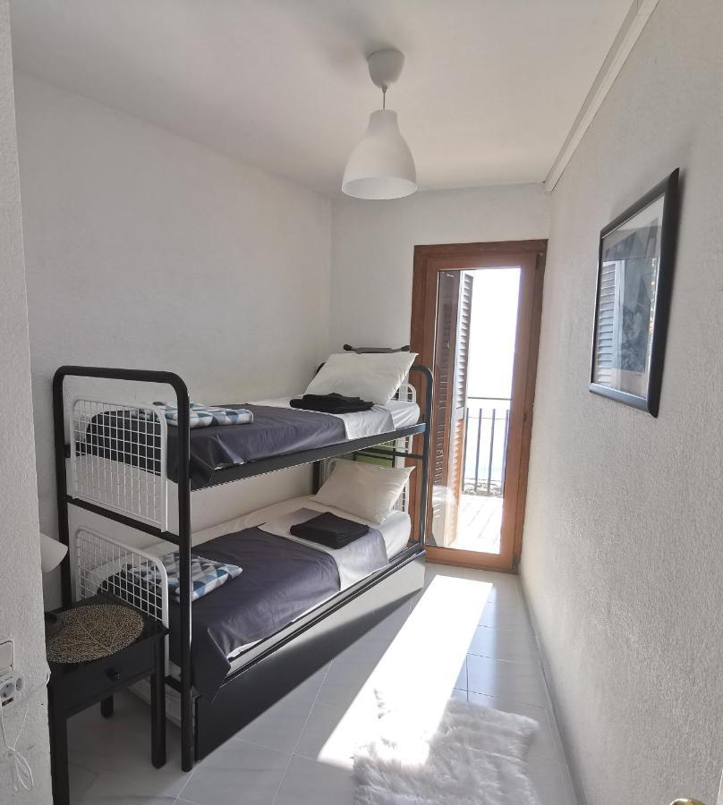 Spacious Seafront Apartment *