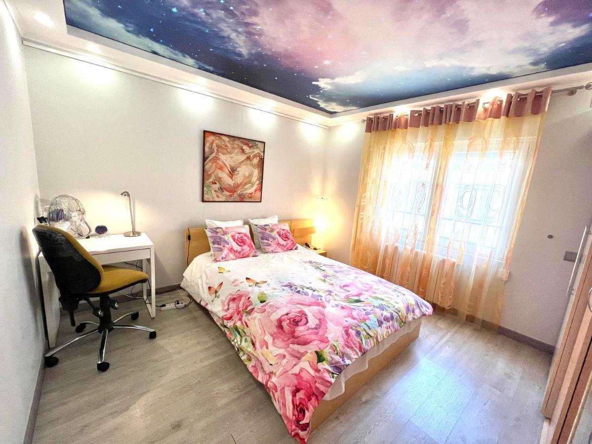Camp Nou, Europa Fira - Modern Two-bedroom With Heating L'Hospitalet de Llobregat