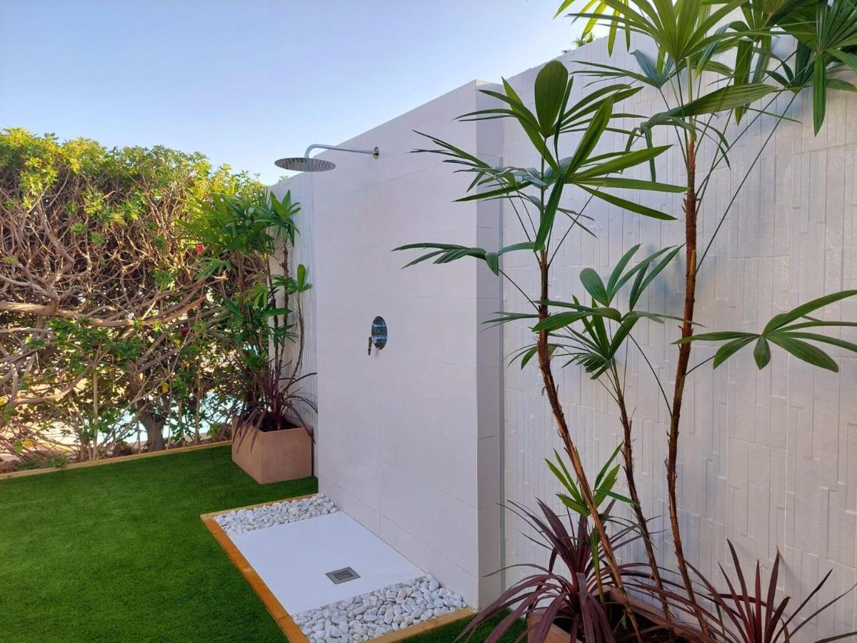 De Diseño Hidromasajes Terraza Y Piscina. San Bartolomé