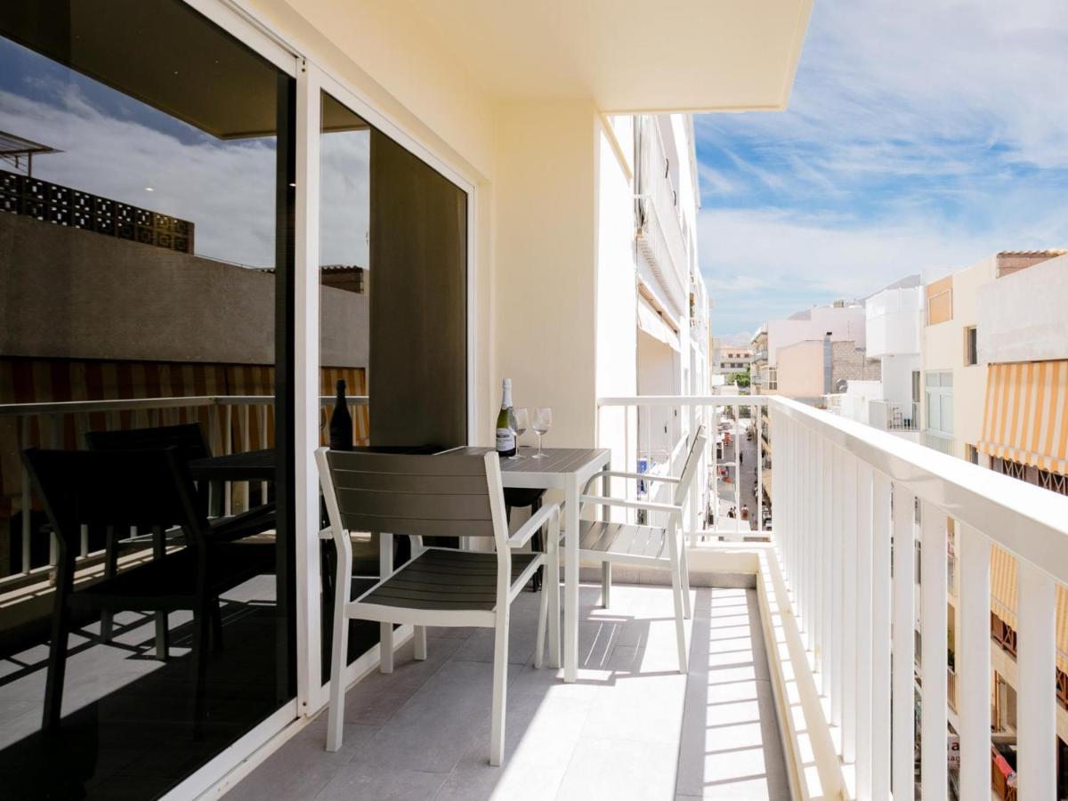 Conypra Modern And Renovated With Terrace Wifi Apartment