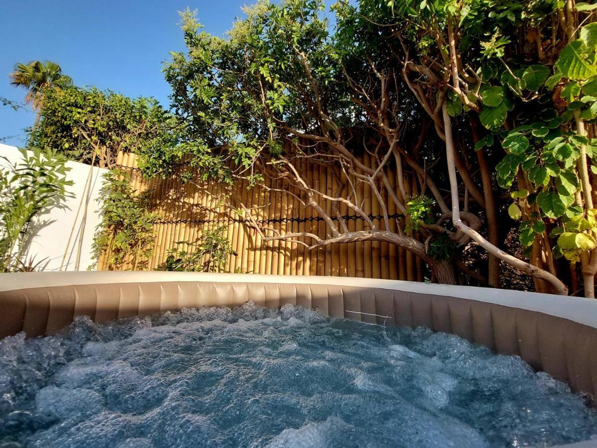 Villa De Diseño Hidromasajes Terraza Y Piscina.