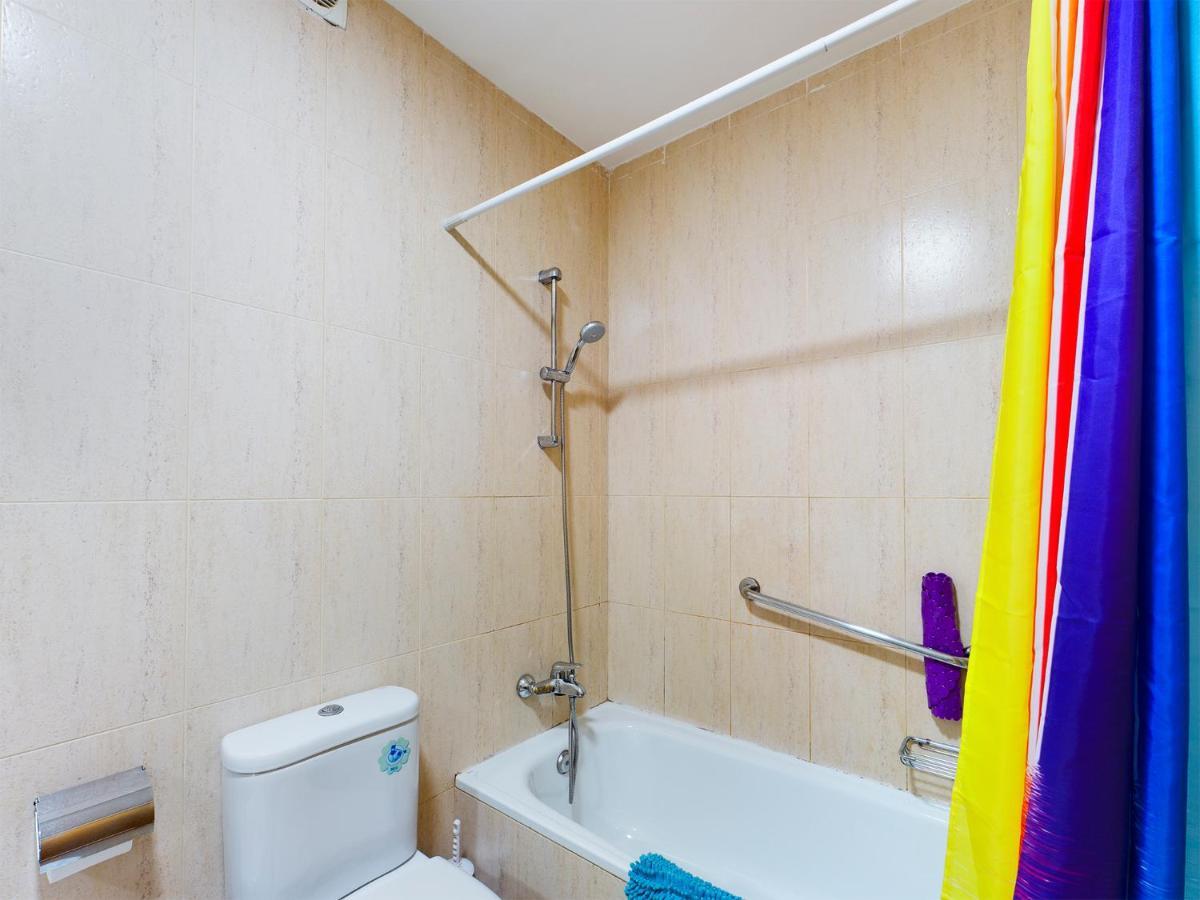 Modern 3 Bedroom House With Large Pool And Fast Internet, 100ft From The Sea - Sleeps 6 * Caleta de Fuste