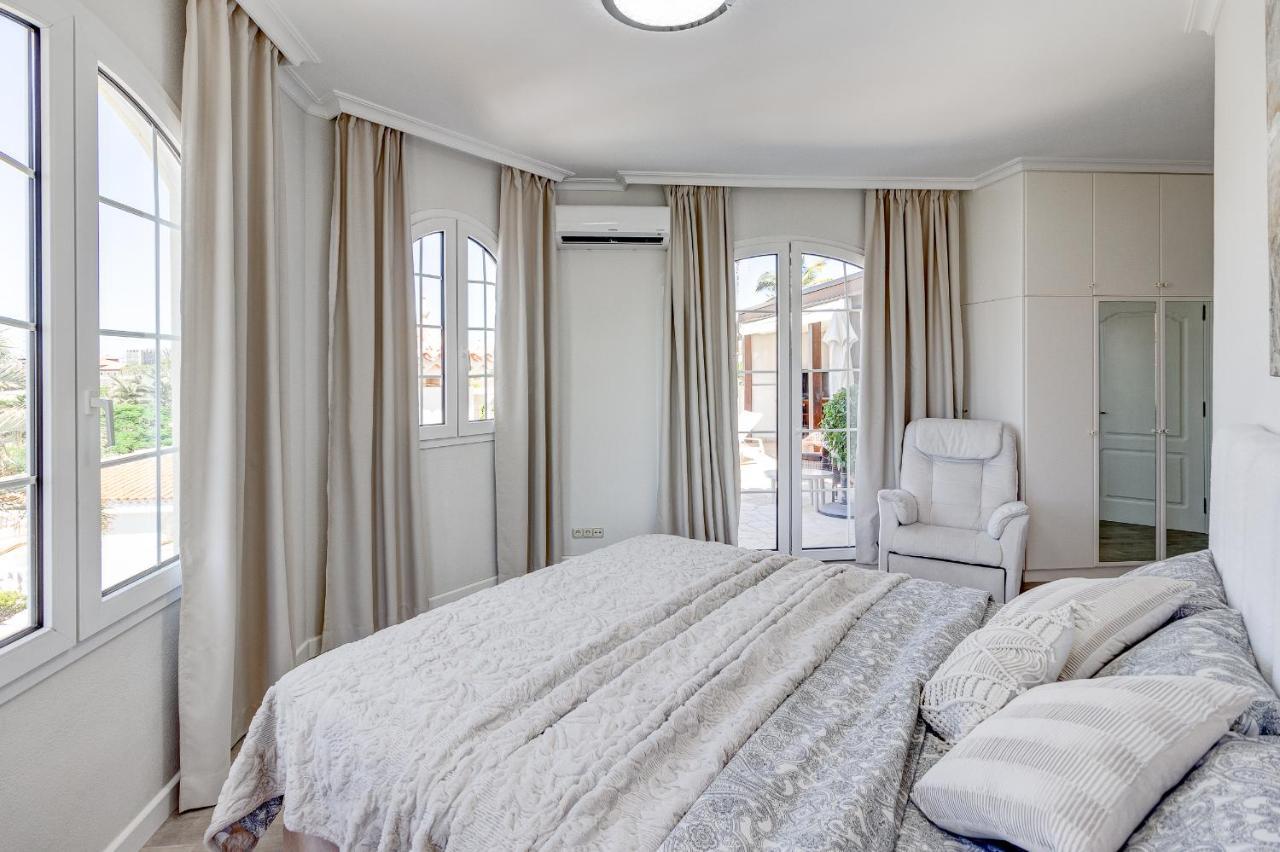 Luxury El Duque Ocean View Villa *