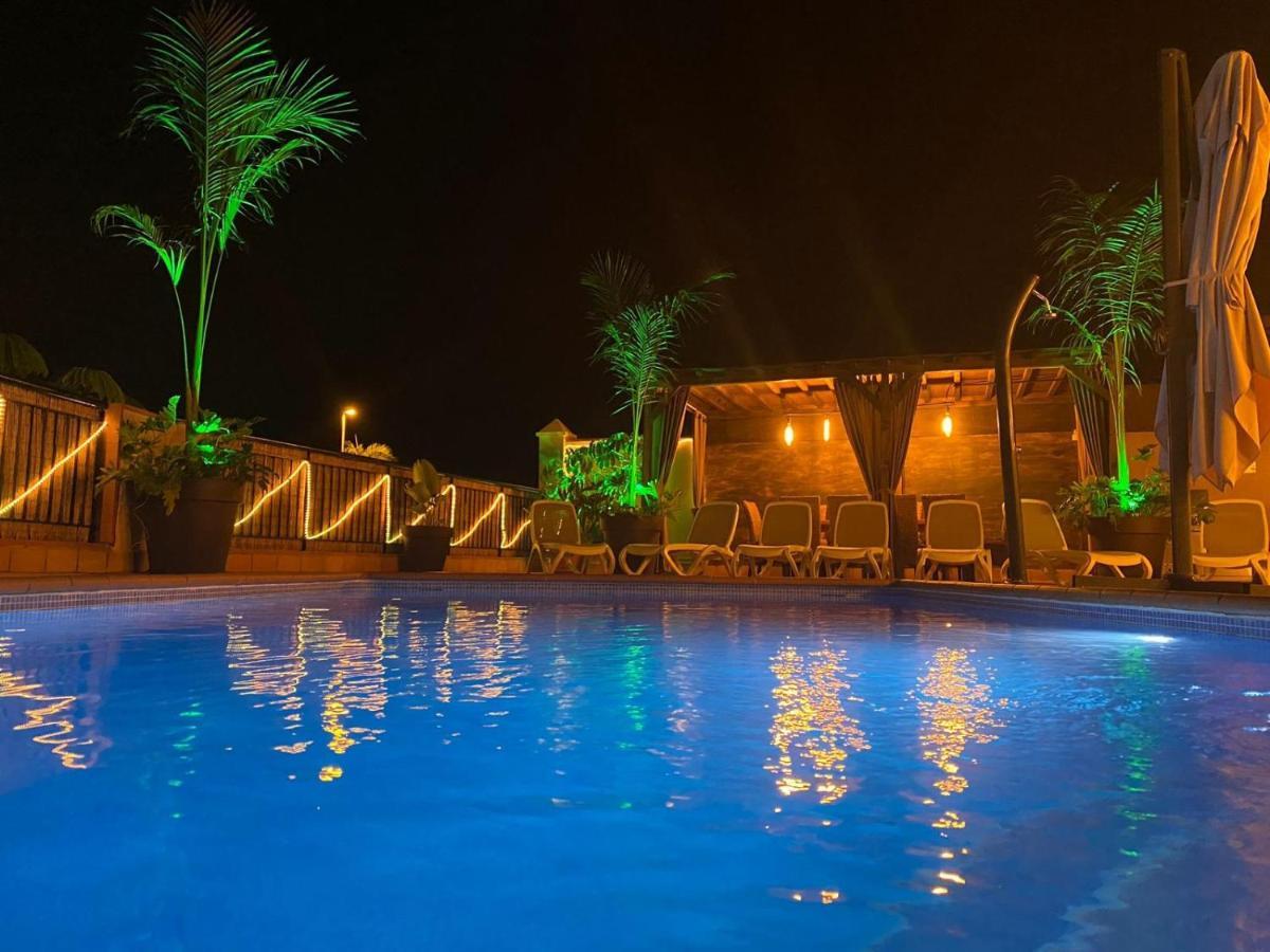 Villa Puerto Santiago: Luxury 5-bedroom With Pool And Disabled Access