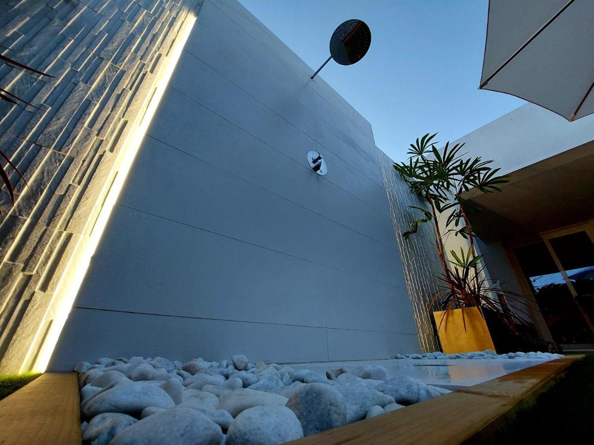 De Diseño Hidromasajes Terraza Y Piscina. * San Bartolomé