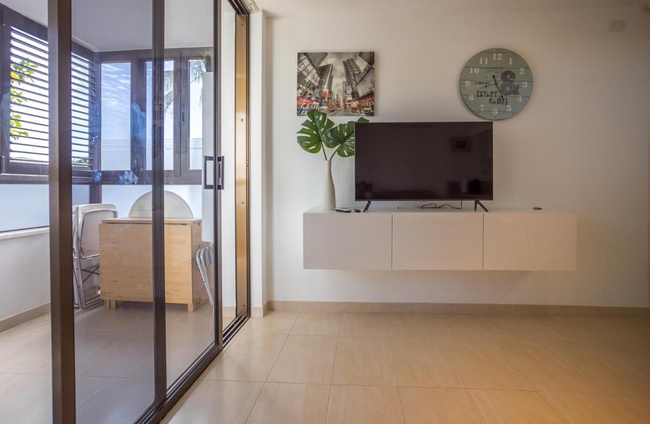Flatguest - Adelfas 15 *