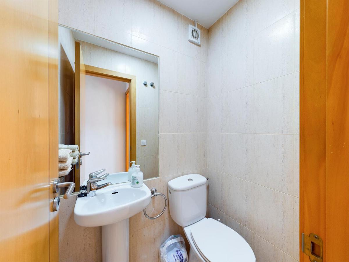 Modern 3 Bedroom House With Large Pool And Fast Internet, 100ft From The Sea - Sleeps 6 Сasa de vacaciones Caleta de Fuste