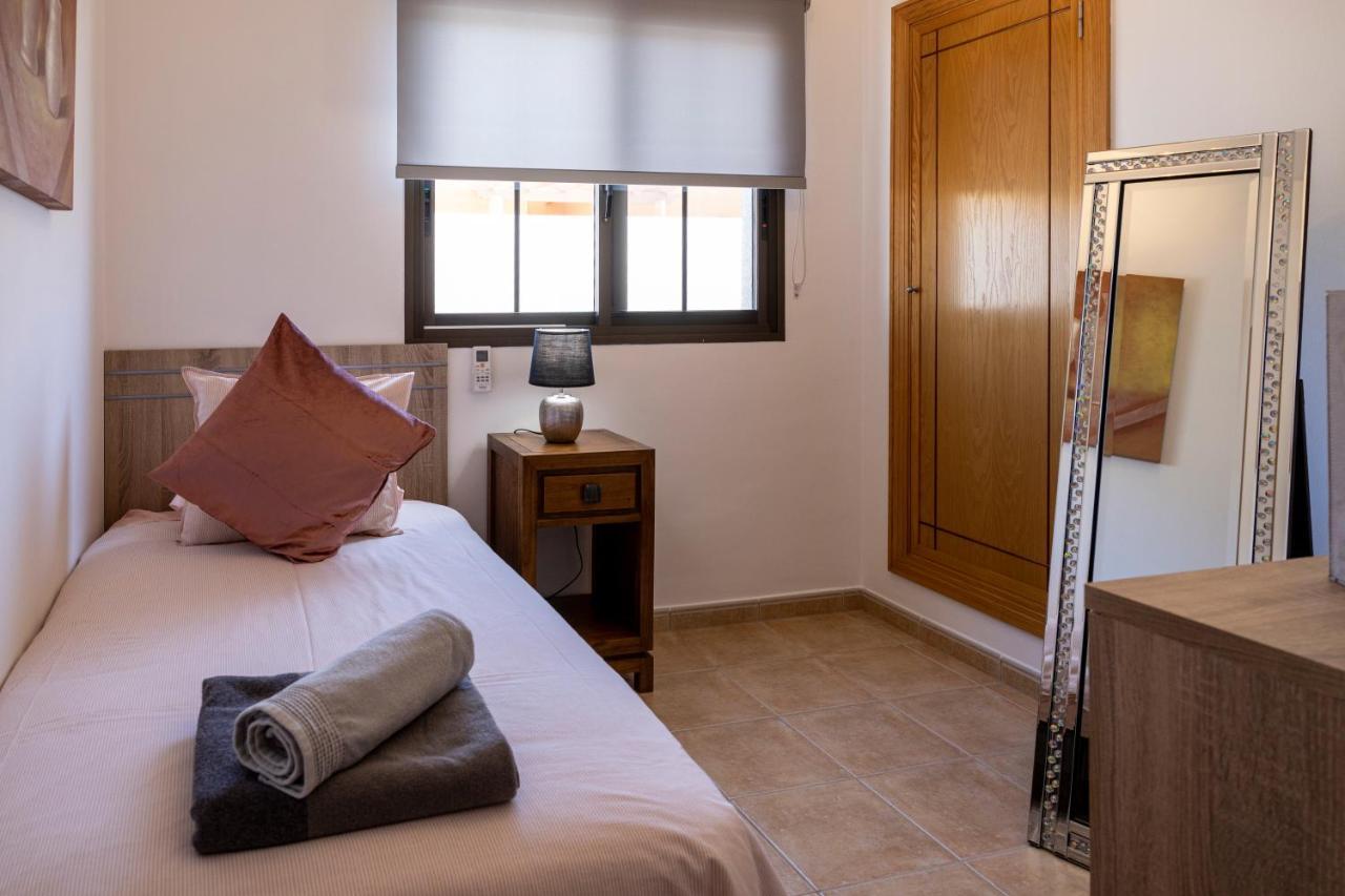 Villa Ideal For Family Holidays, Near And Golf- Casa La Guirra