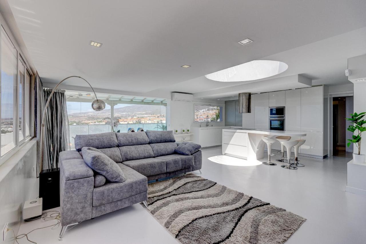 Panoramic Ocean & Mountain View 3 Bed In Island Village Heights Apartamento Costa Adeje (Tenerife)