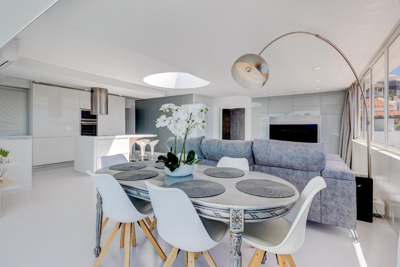 Panoramic Ocean & Mountain View 3 Bed In Island Village Heights Apartamento