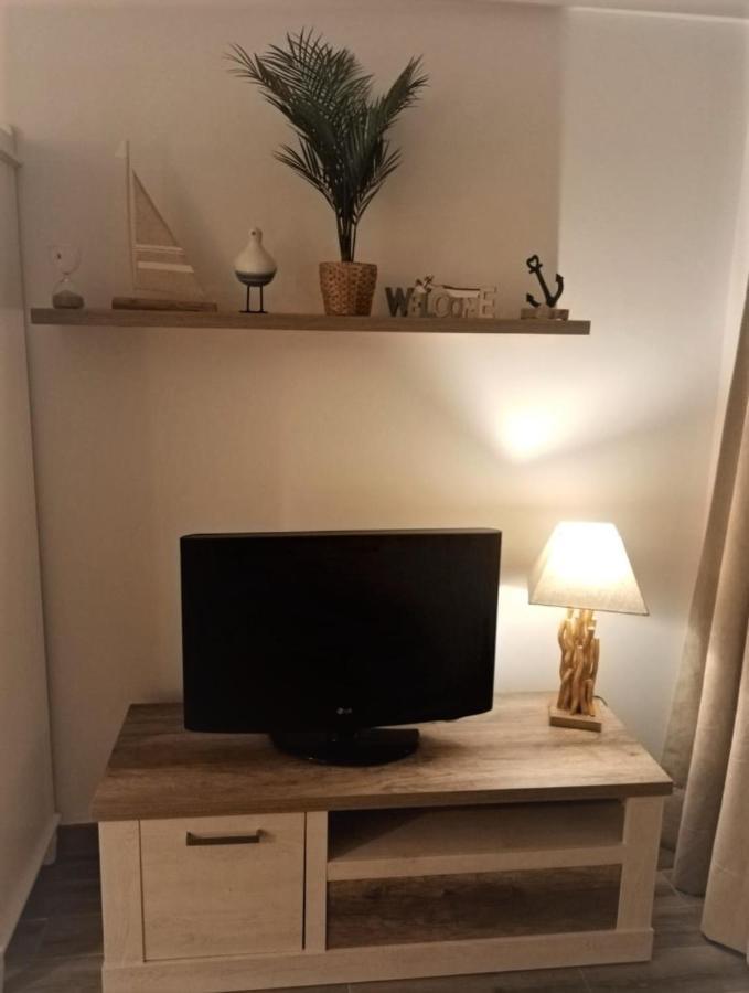 Apartamento Estudio Playa Perla 2 *