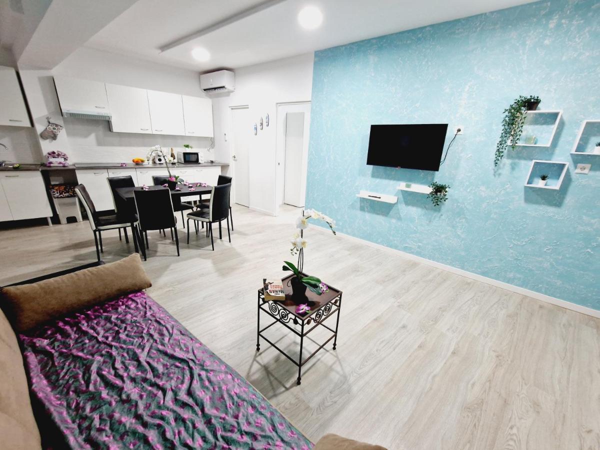 Holiday home 301, 2 Bedrooms, Near Playa De Americas & Free Wifi Playa de las Americas (Tenerife)