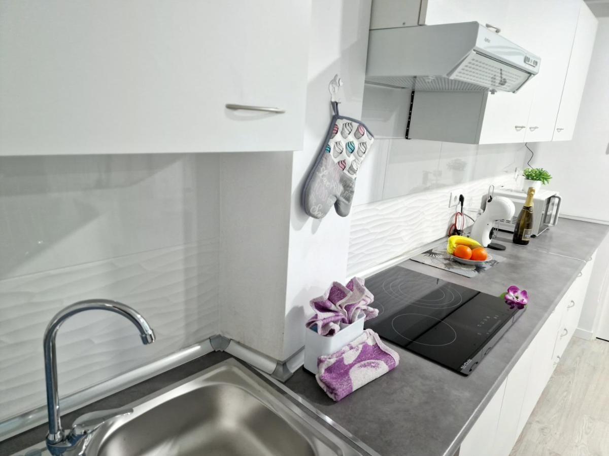 Holiday home 301, 2 Bedrooms, Near Playa De Americas & Free Wifi *